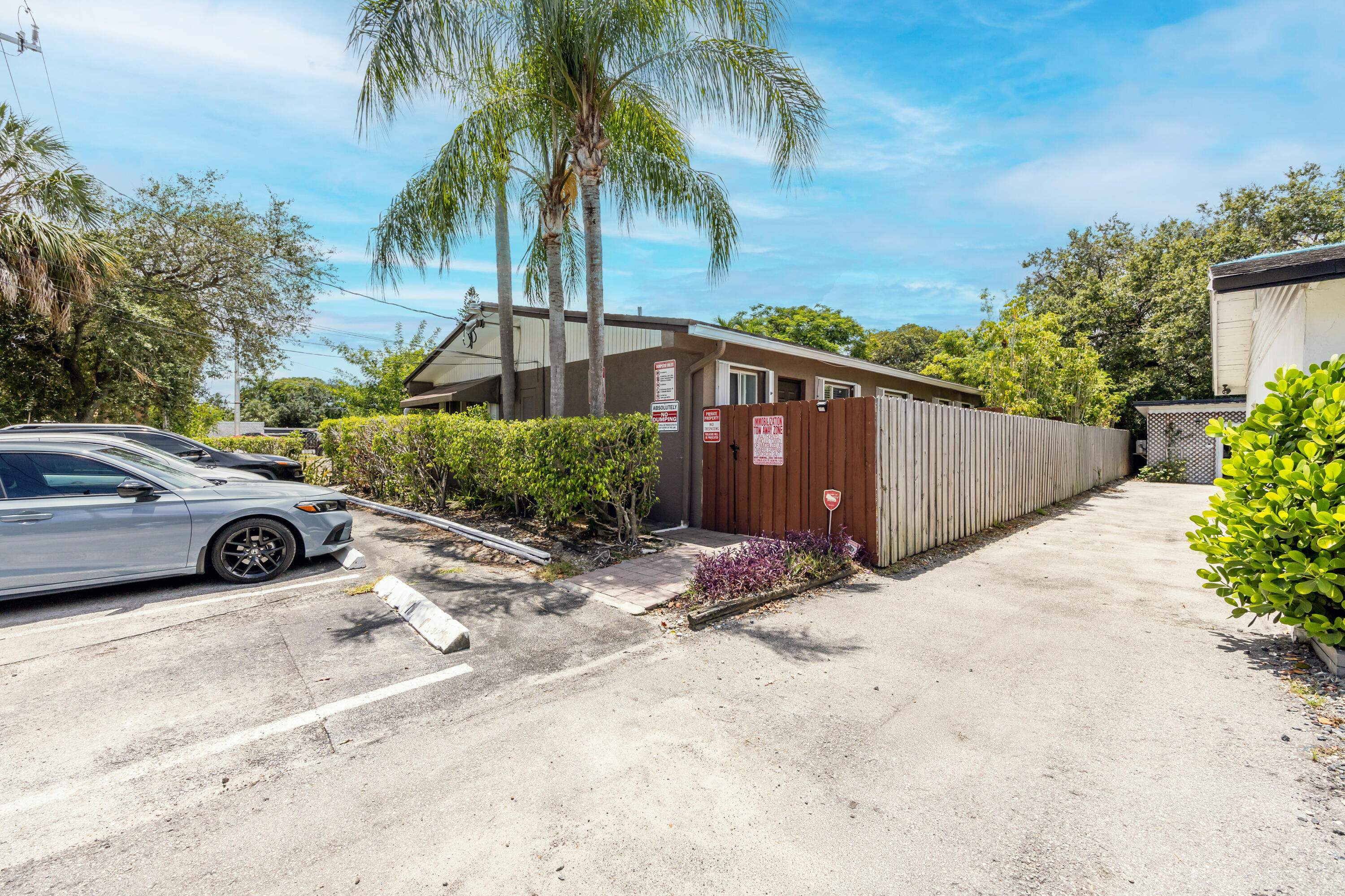 RIVERSIDE NO 3 - Residential Lease