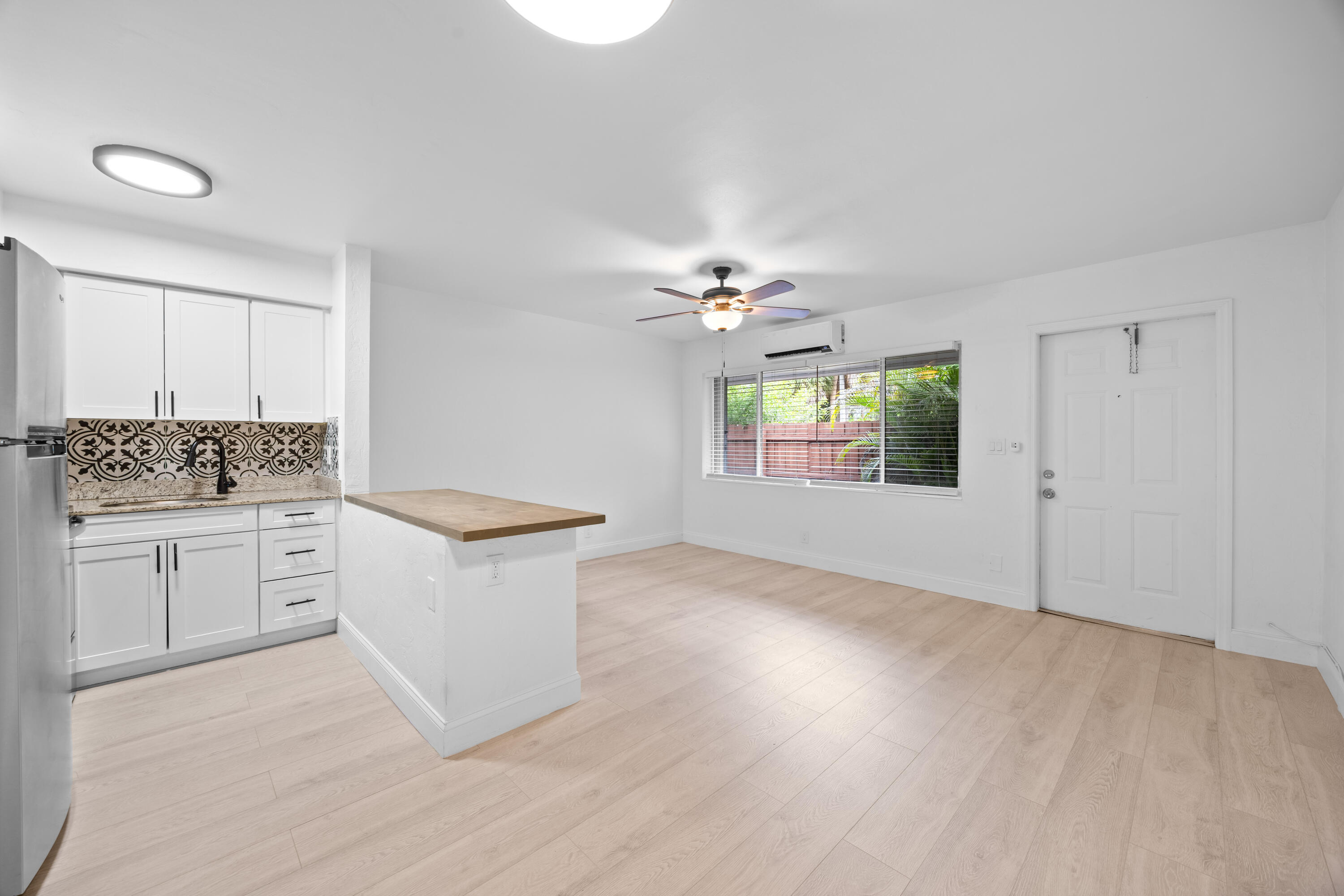 RIVERSIDE NO 3 - Residential Lease