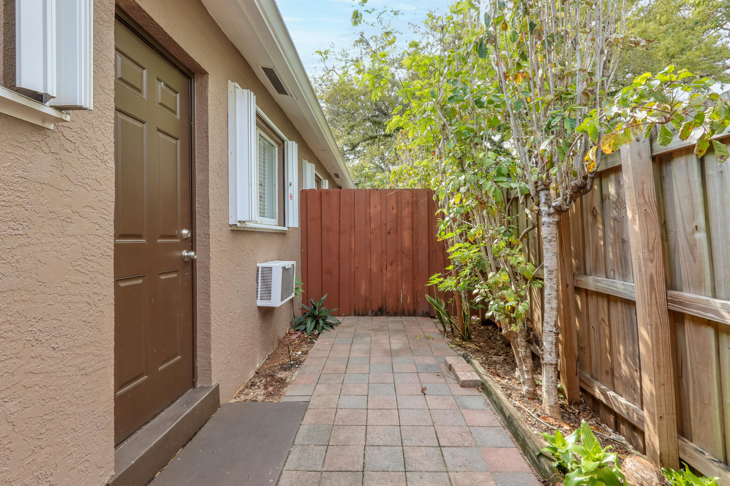 RIVERSIDE NO 3 - Residential Lease