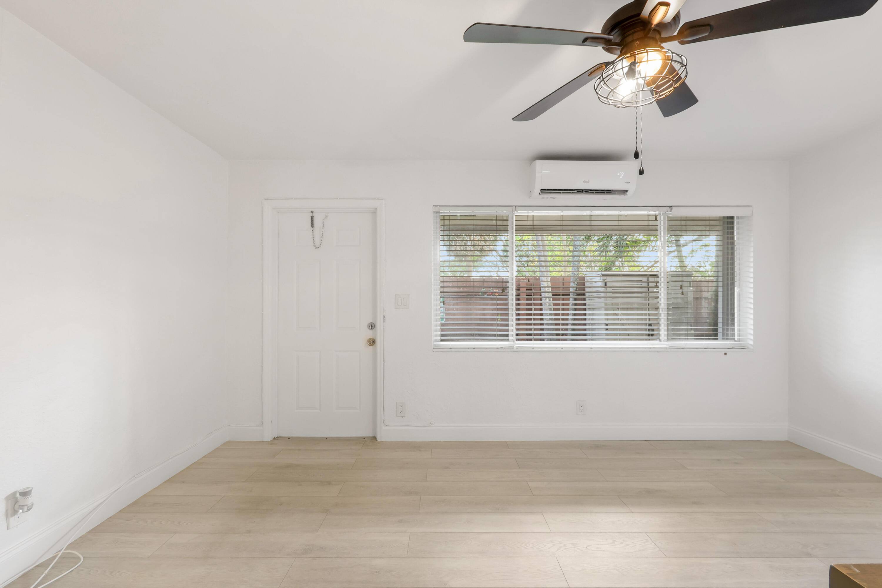 RIVERSIDE NO 3 - Residential Lease