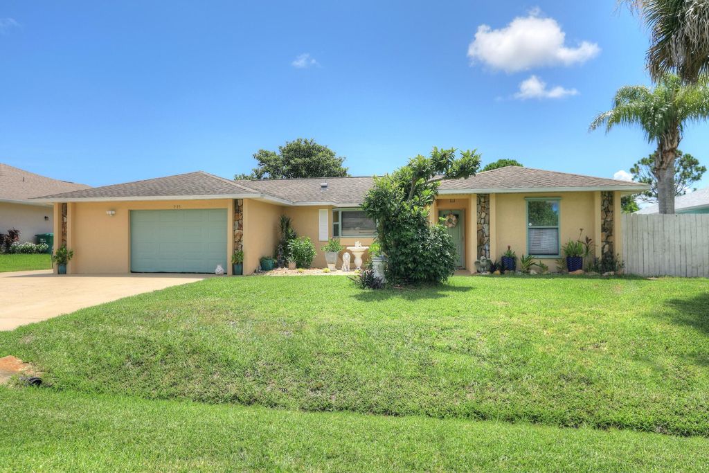 Photo of 985 George Street, Sebastian, FL 32958 (MLS # R11102179)