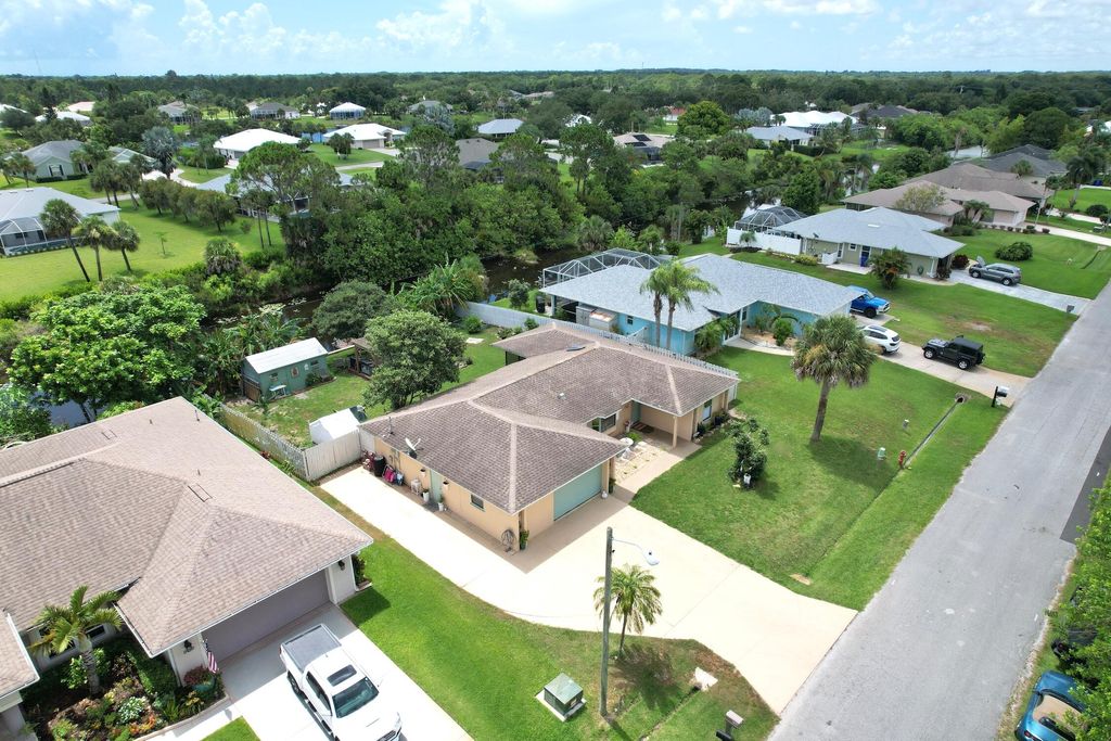 Photo of 985 George Street, Sebastian, FL 32958 (MLS # R11102179)