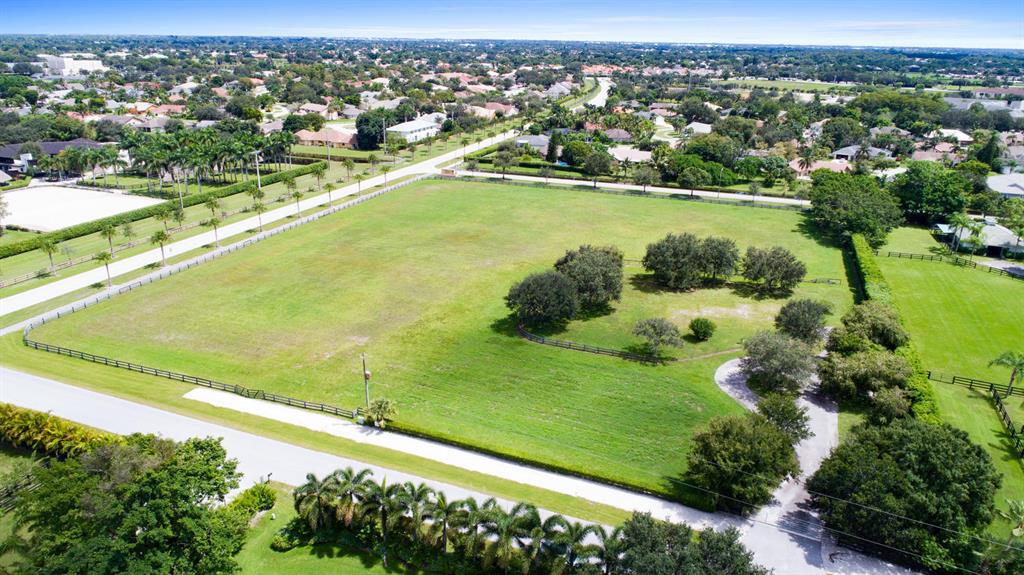 SADDLE TRAIL PARK OF WELLINGTON - Land