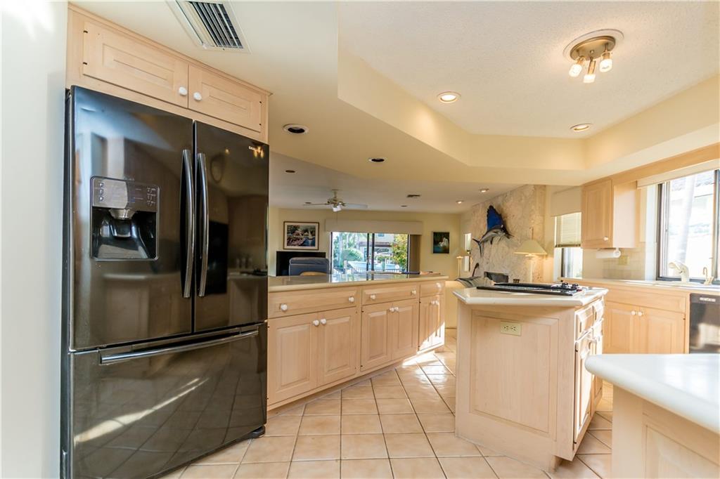 Lighthouse Point 4th Sec - Residential