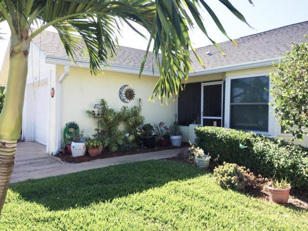 Photo of 8175 SE Fox Hill Place, Hobe Sound, FL 33455 (MLS # R10709223)