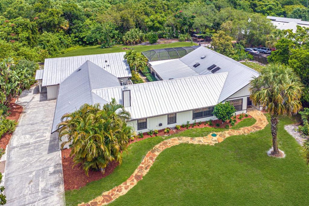 Photo of 3717 SW Brassie Way, Palm City, FL 34990 (MLS # R10977519)