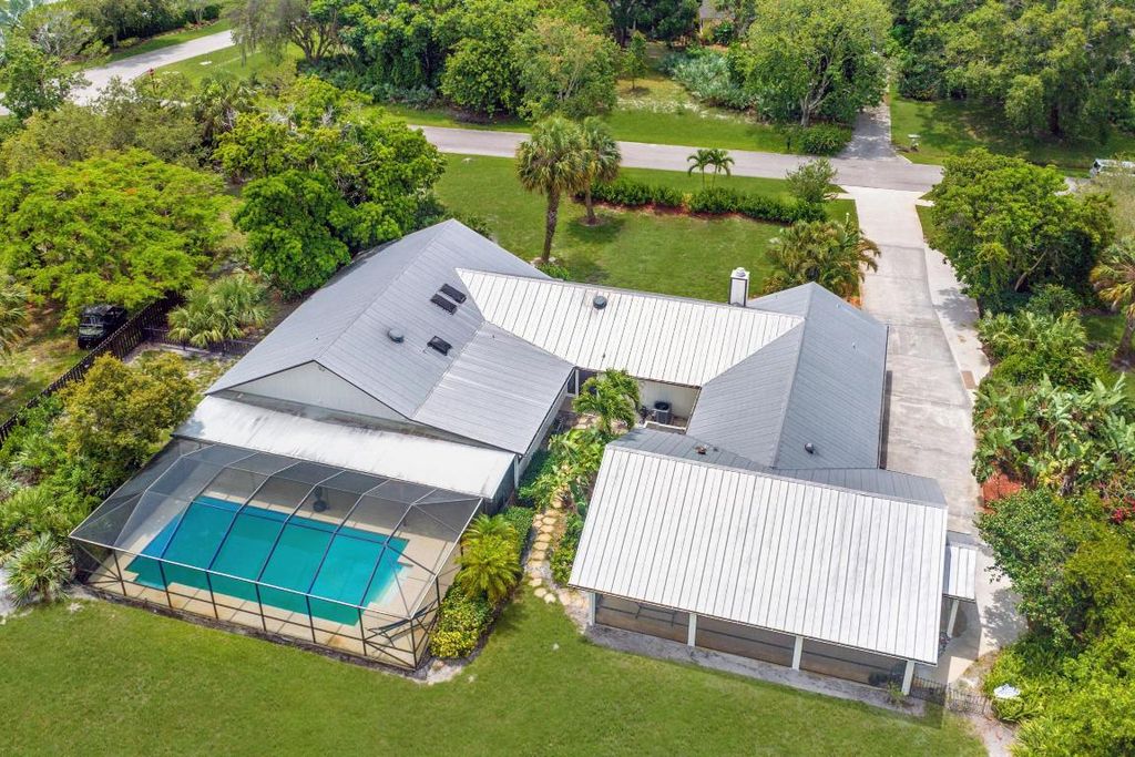 Photo of 3717 SW Brassie Way, Palm City, FL 34990 (MLS # R10977519)