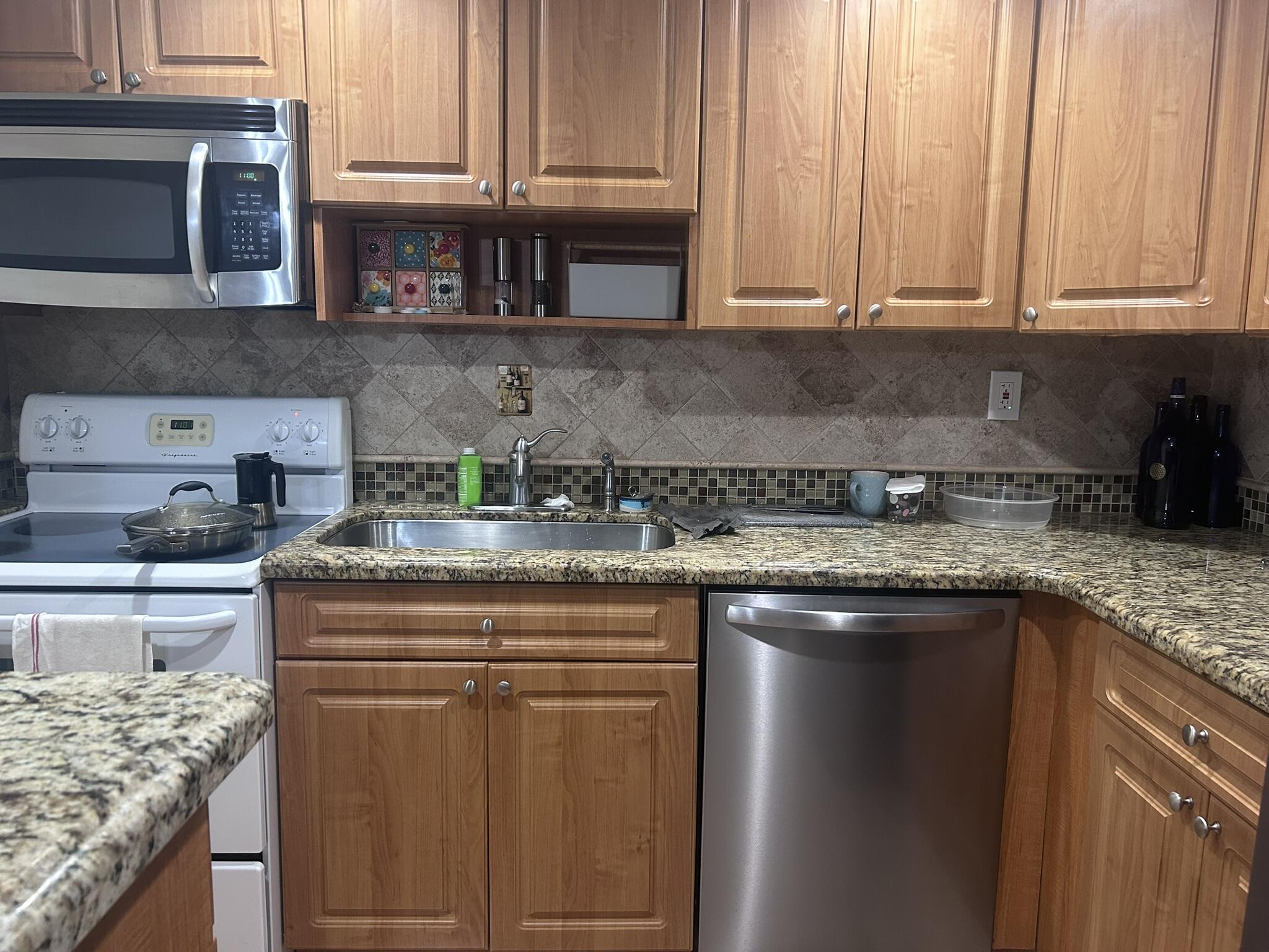 OMEGA CONDO NO 4 - Residential