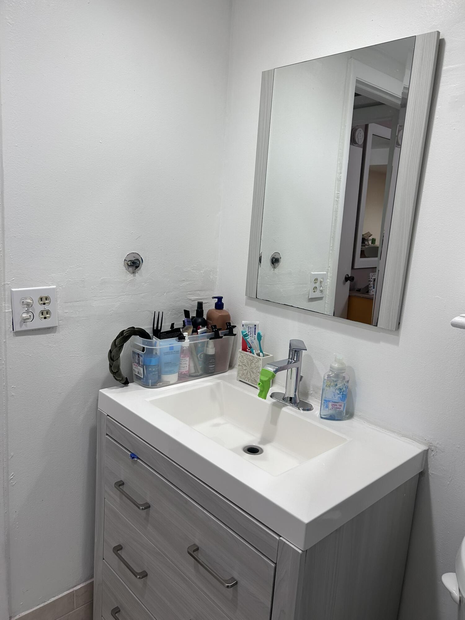 OMEGA CONDO NO 4 - Residential
