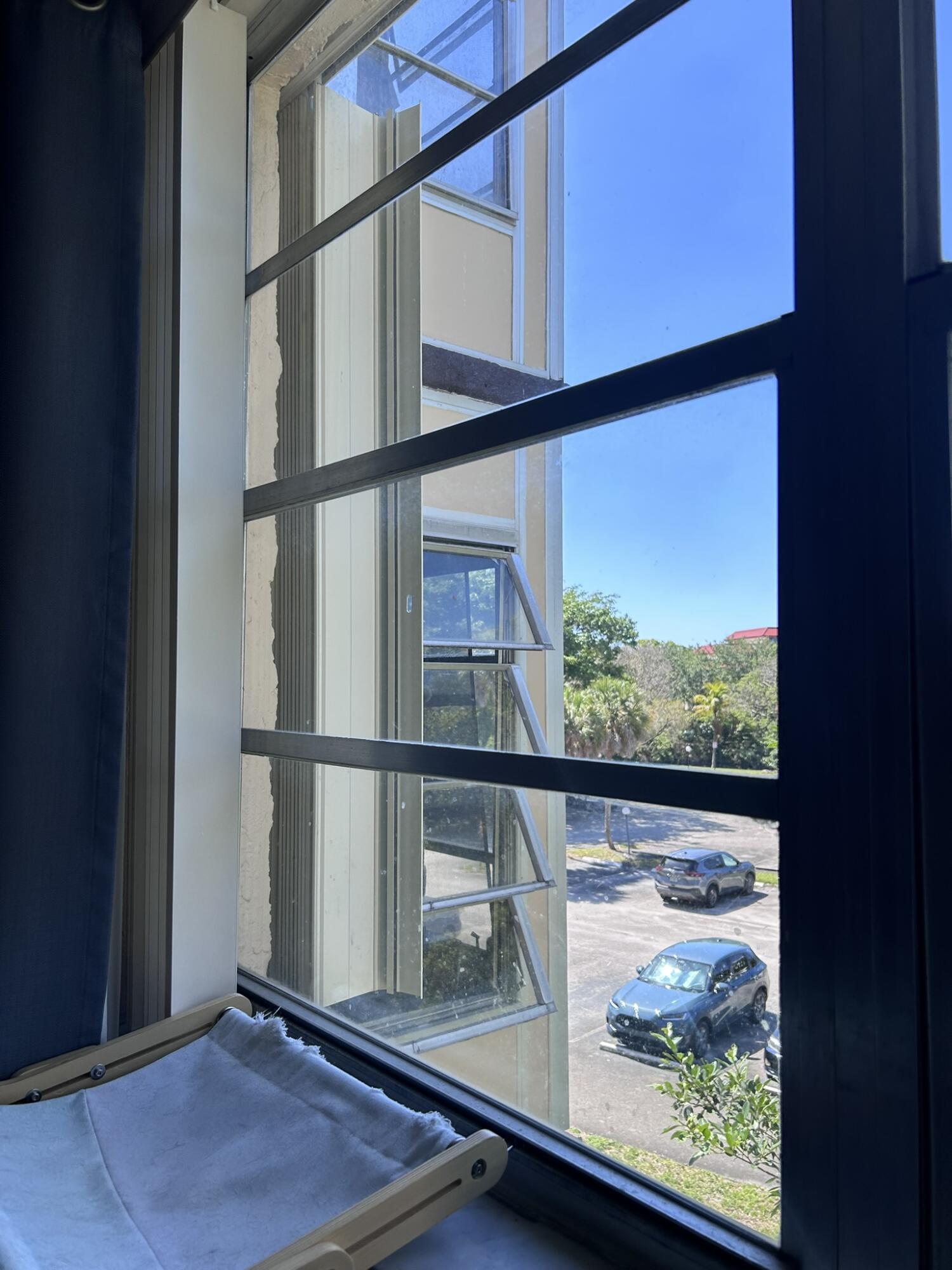 OMEGA CONDO NO 4 - Residential