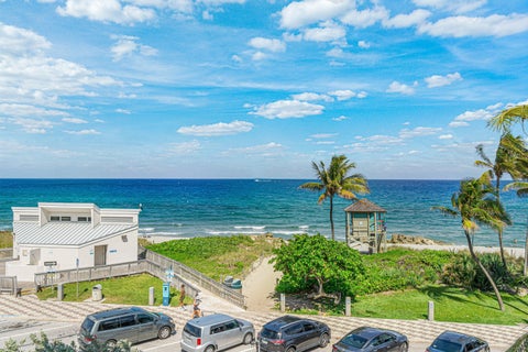 Tiny photo for 701 SE 21st Avenue #301, Deerfield Beach, FL 33441 (MLS # B26081516)