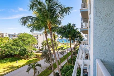 Tiny photo for 701 SE 21st Avenue #301, Deerfield Beach, FL 33441 (MLS # B26081516)