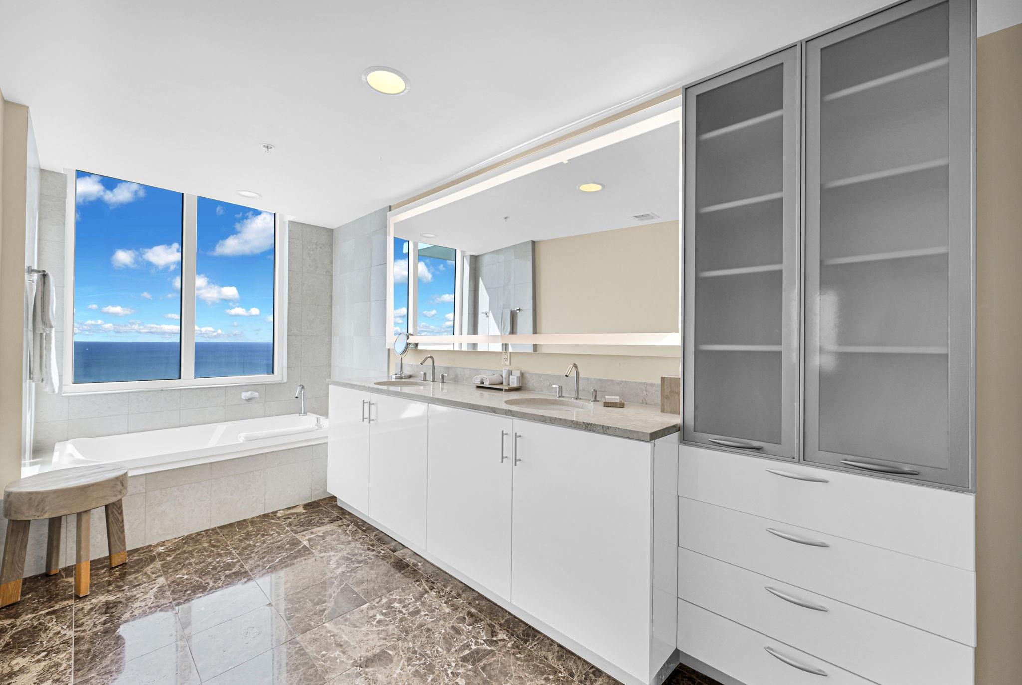 Q Club Resort & Residence - Residential