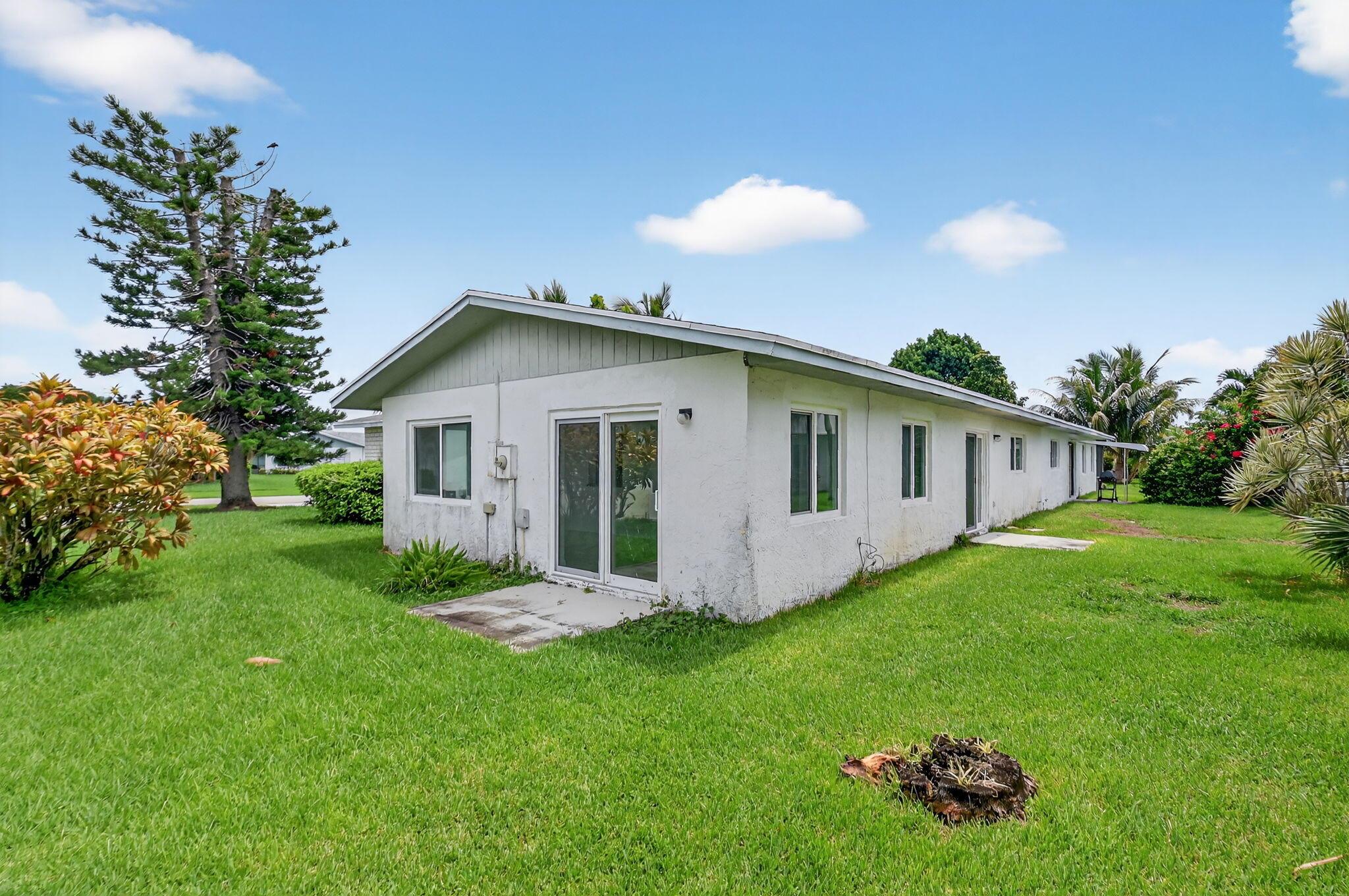 DELRAY VILLAS 4 - Residential