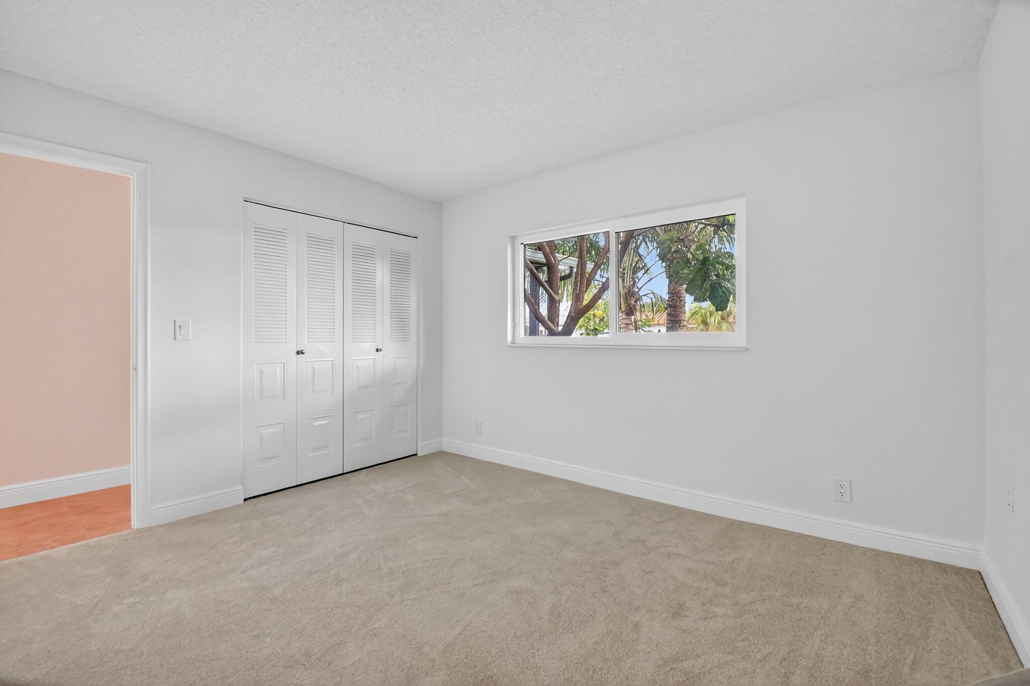 DELRAY VILLAS 4 - Residential