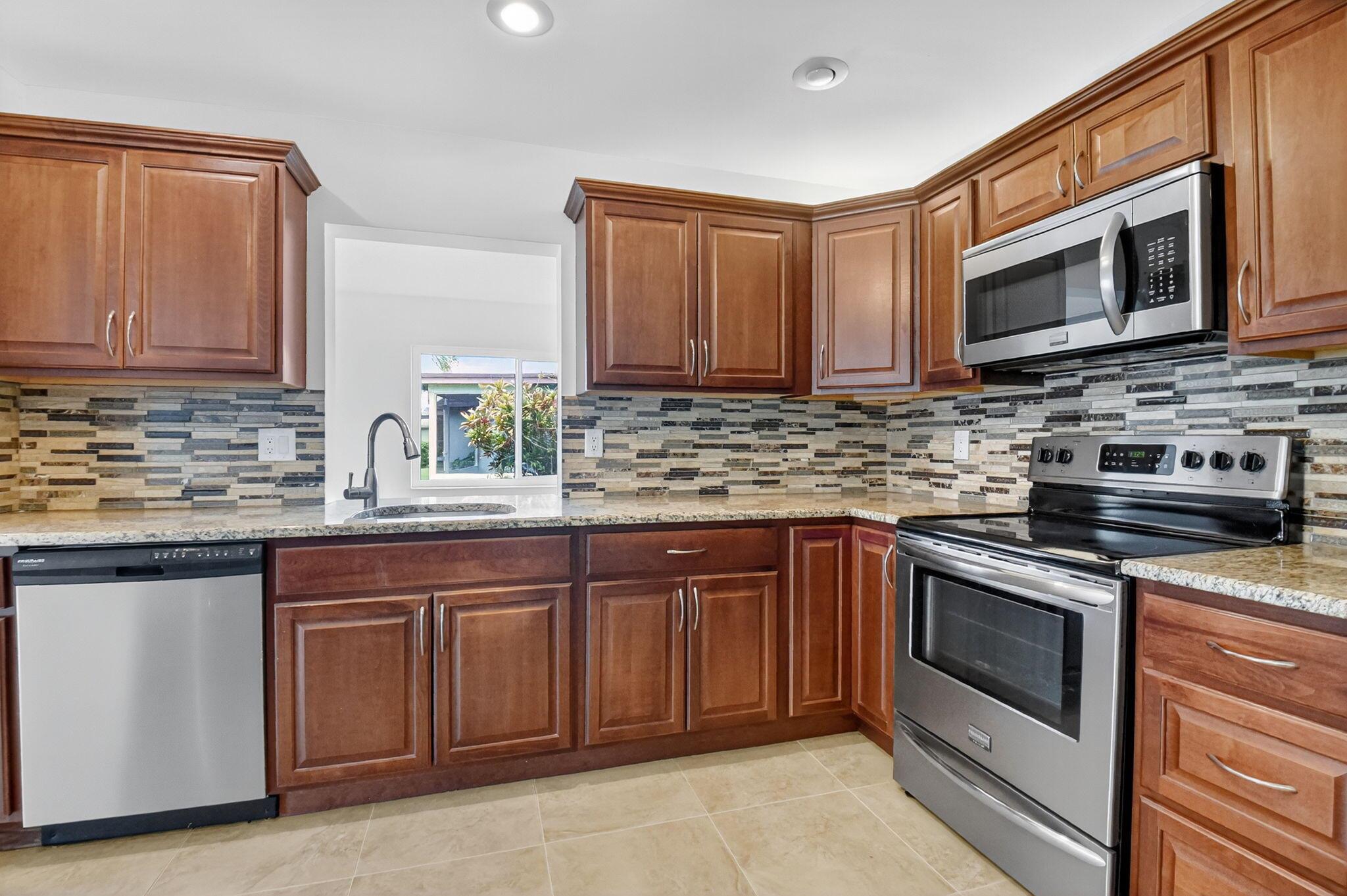 DELRAY VILLAS 4 - Residential