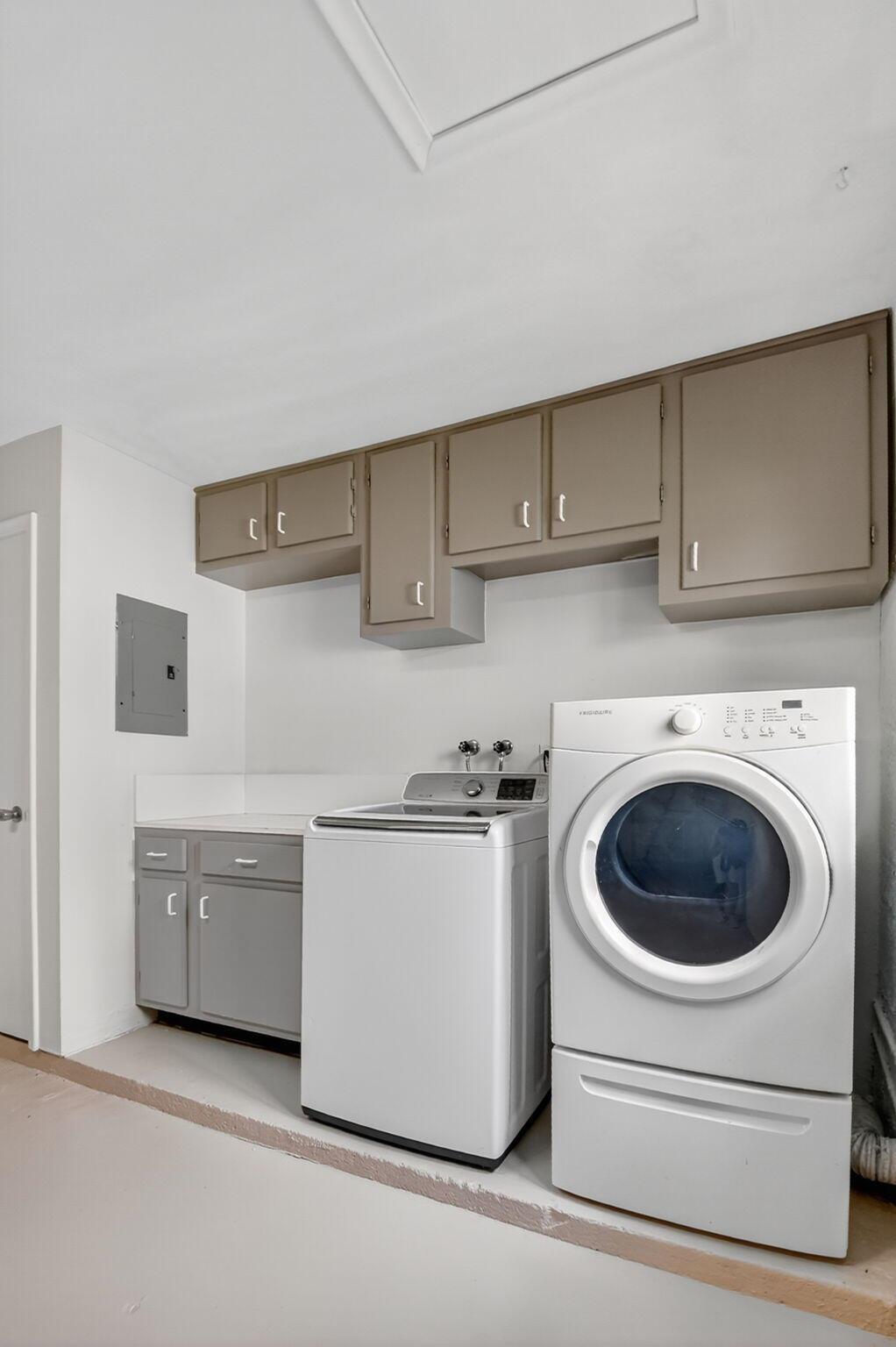 DELRAY VILLAS 4 - Residential