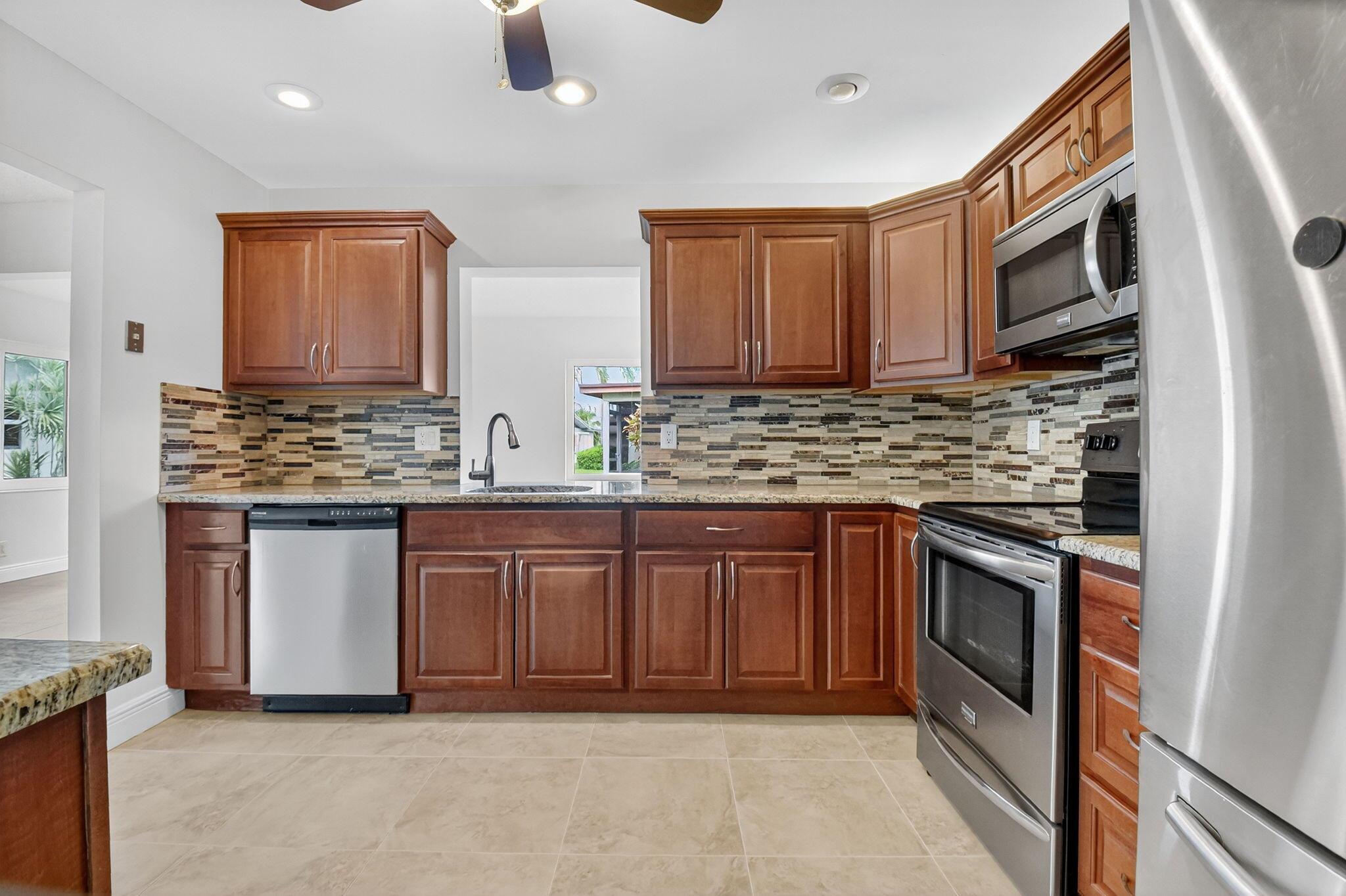 DELRAY VILLAS 4 - Residential