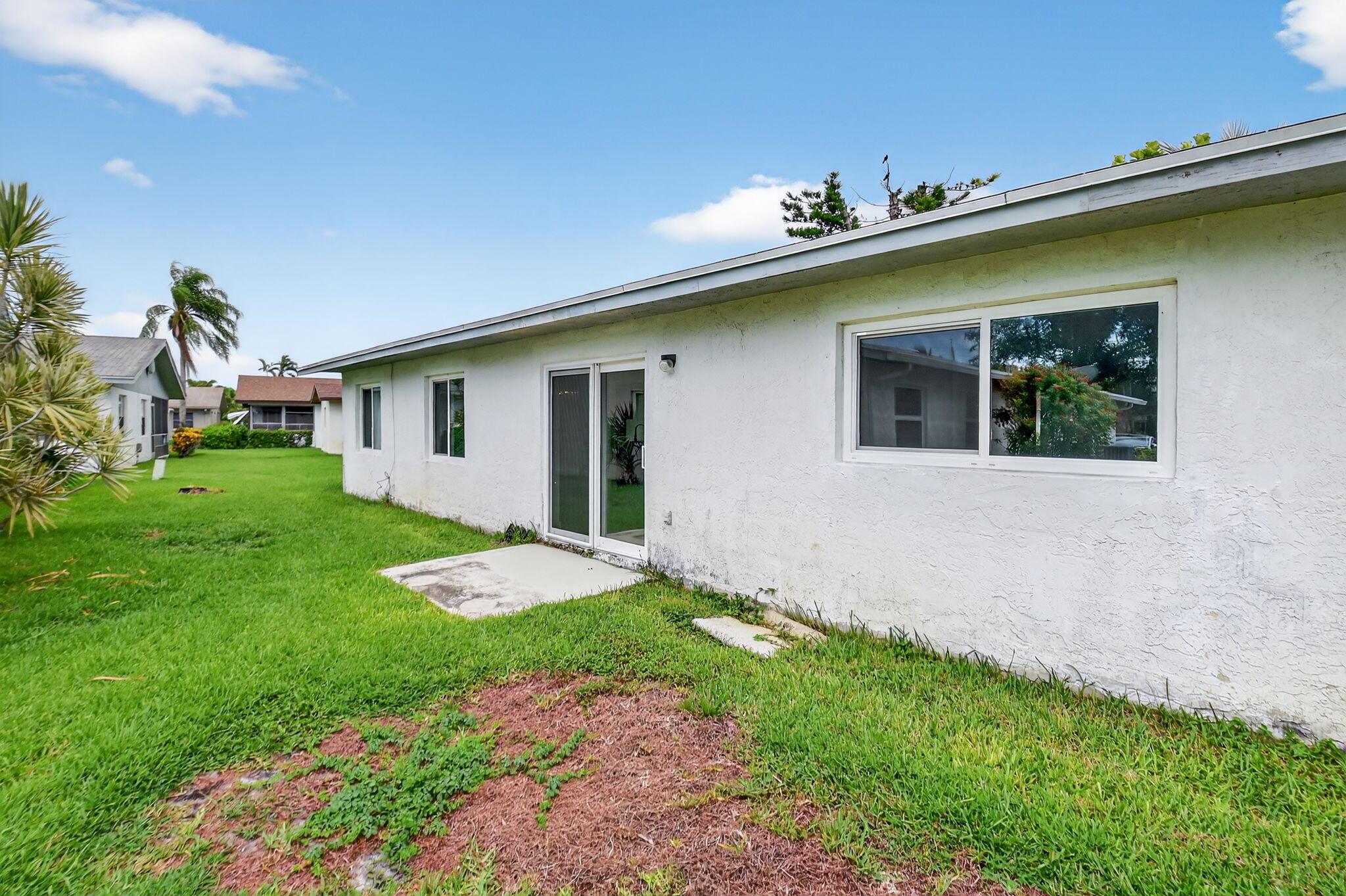 DELRAY VILLAS 4 - Residential