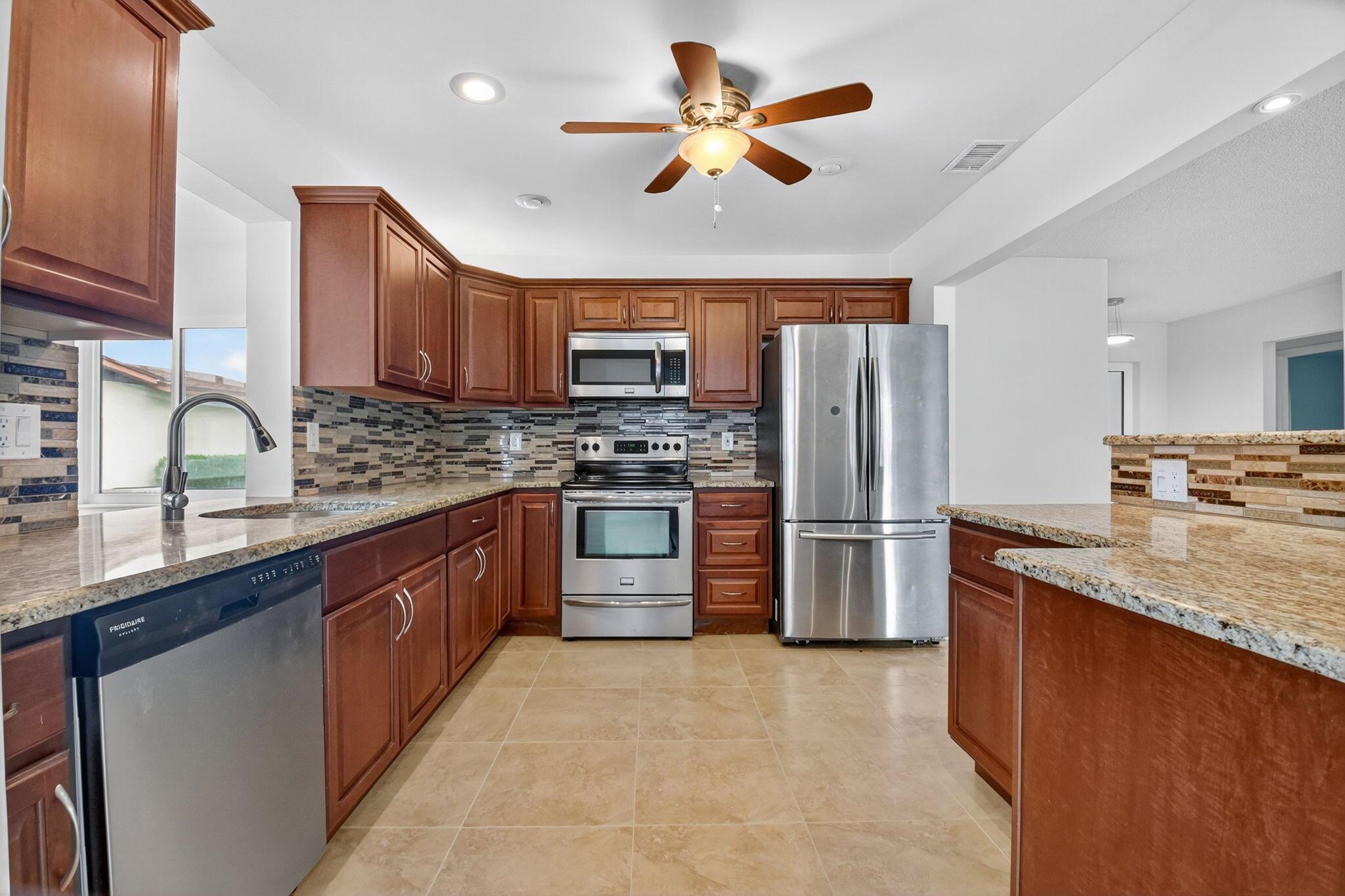 DELRAY VILLAS 4 - Residential