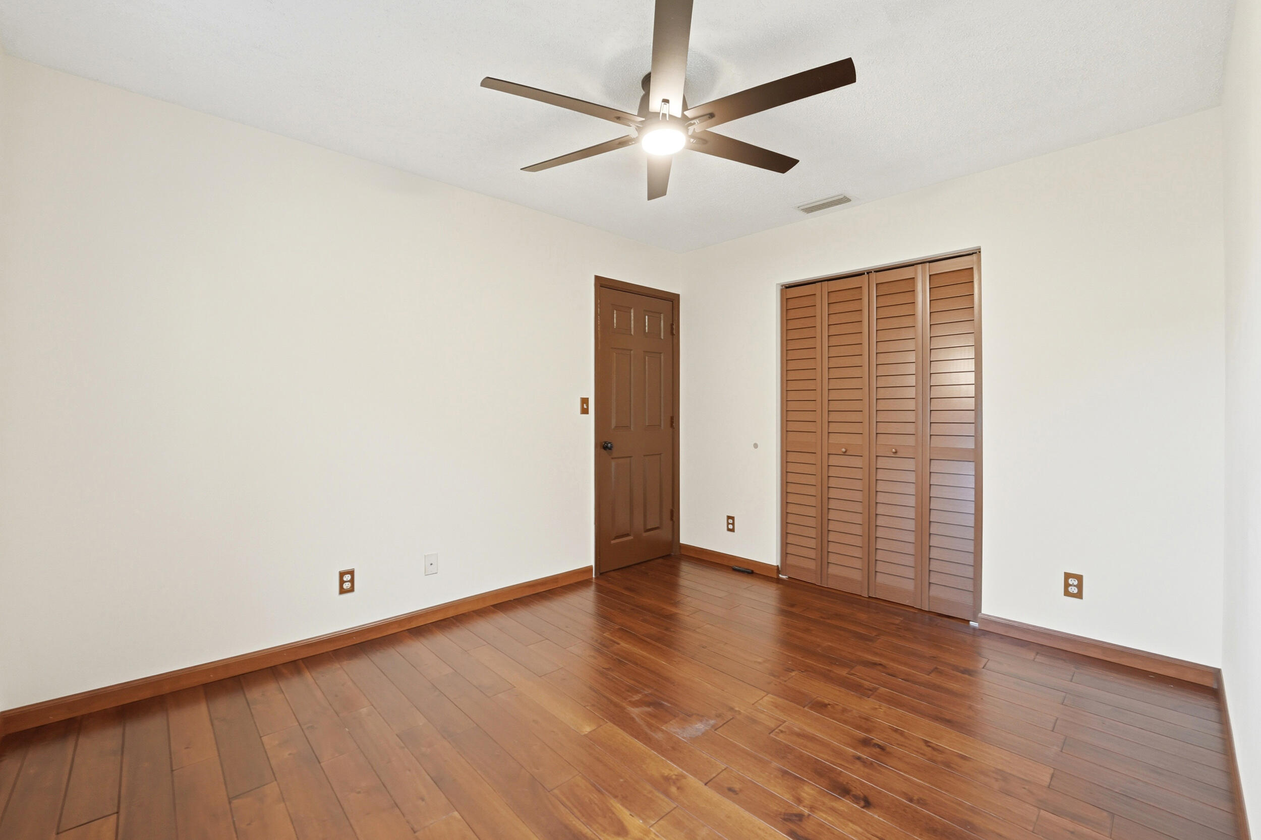 FIRST IMPRESSIONS II - Residential