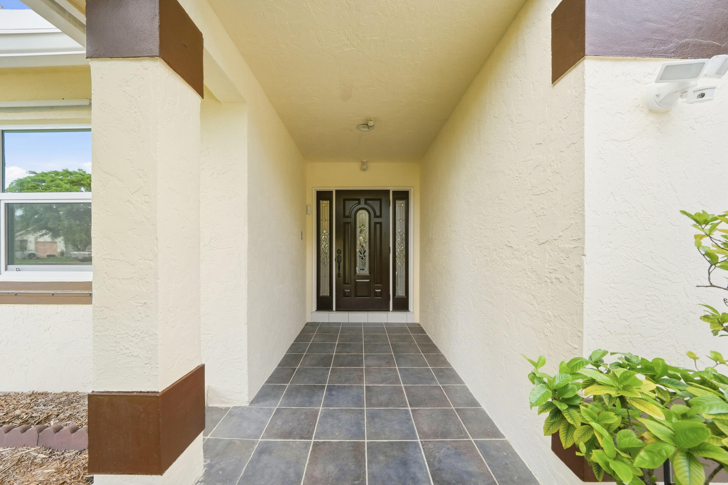 FIRST IMPRESSIONS II - Residential