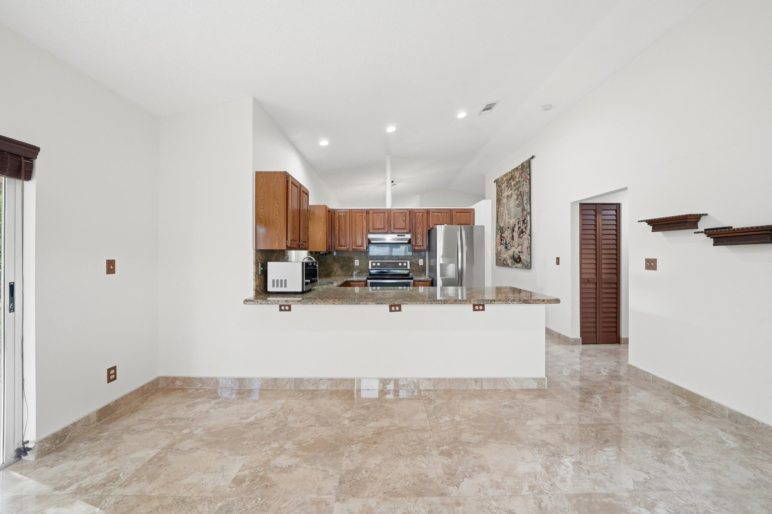 FIRST IMPRESSIONS II - Residential