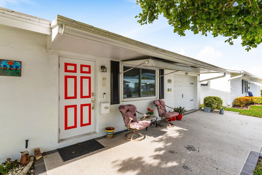 Photo of 527 SW 16th Street, Boynton Beach, FL 33426 (MLS # R11162564)