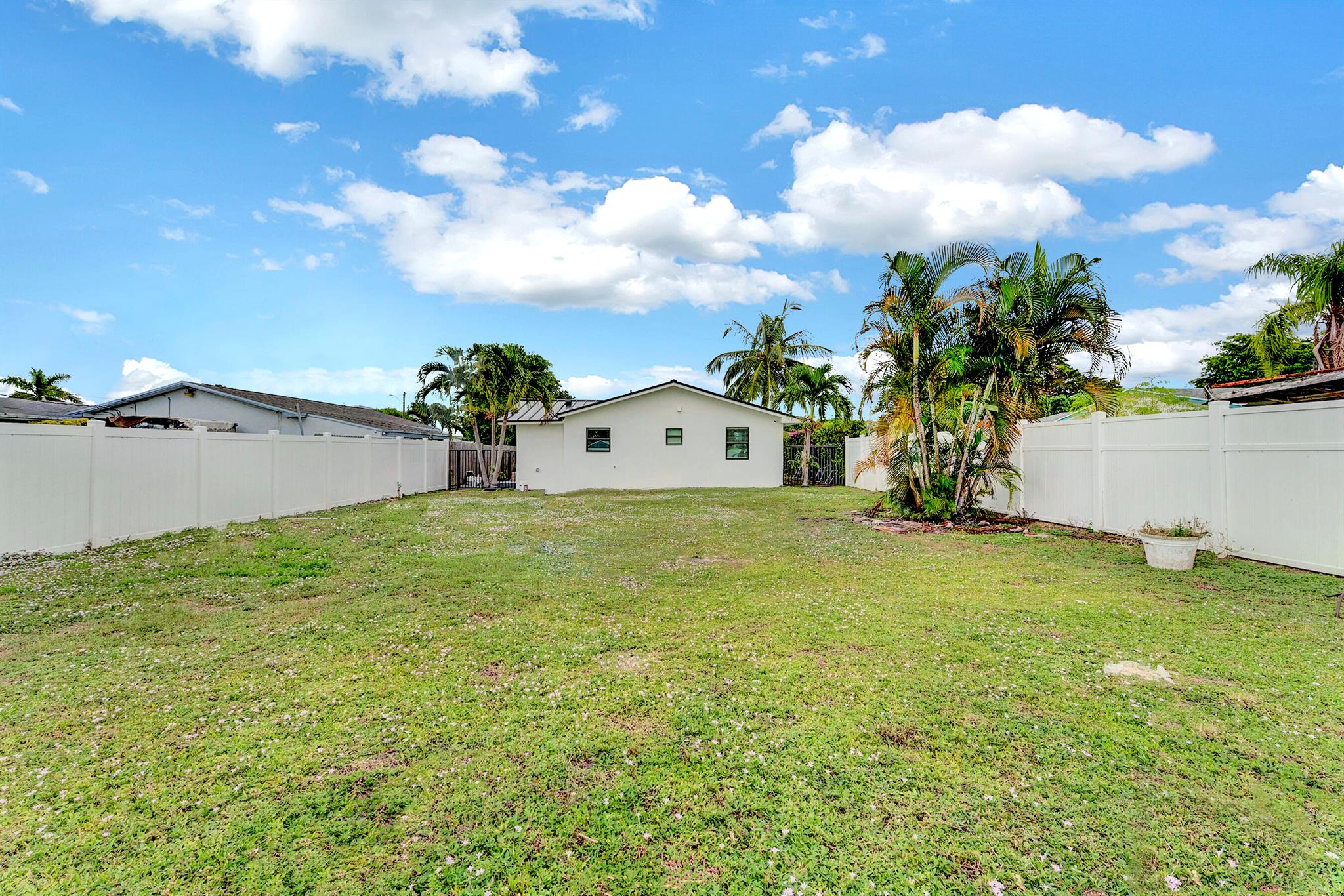 DELRAY TOWN OF - Residential Lease