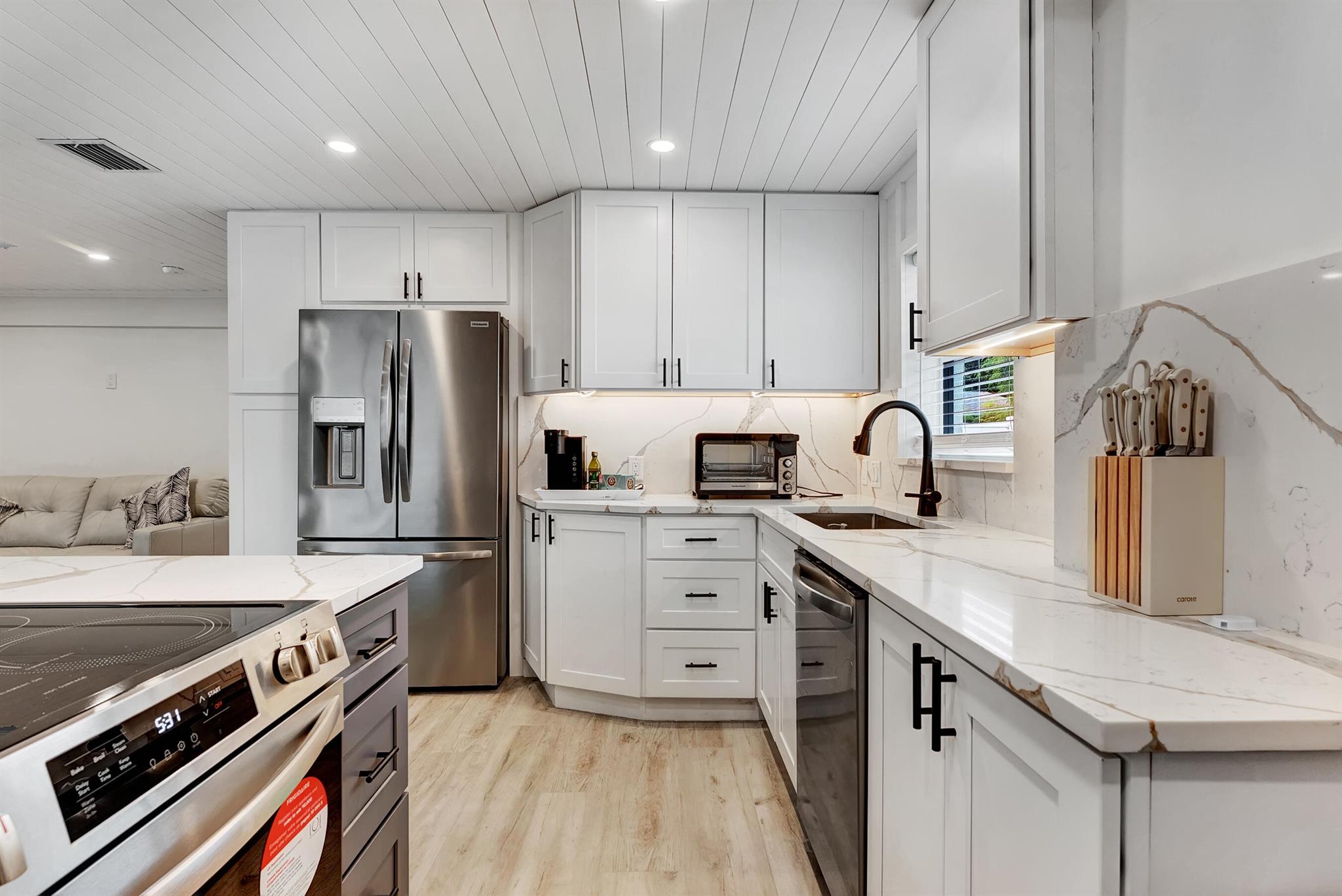 DELRAY TOWN OF - Residential Lease