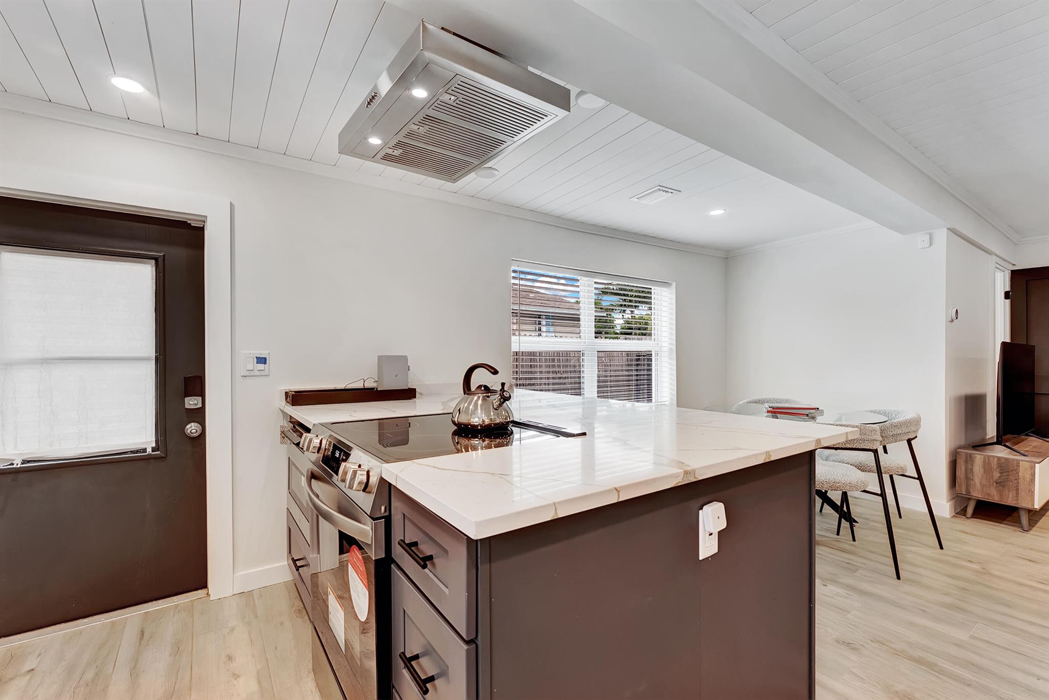 DELRAY TOWN OF - Residential Lease