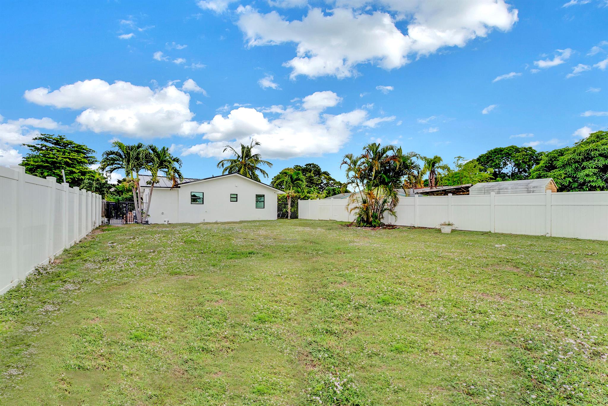 DELRAY TOWN OF - Residential Lease