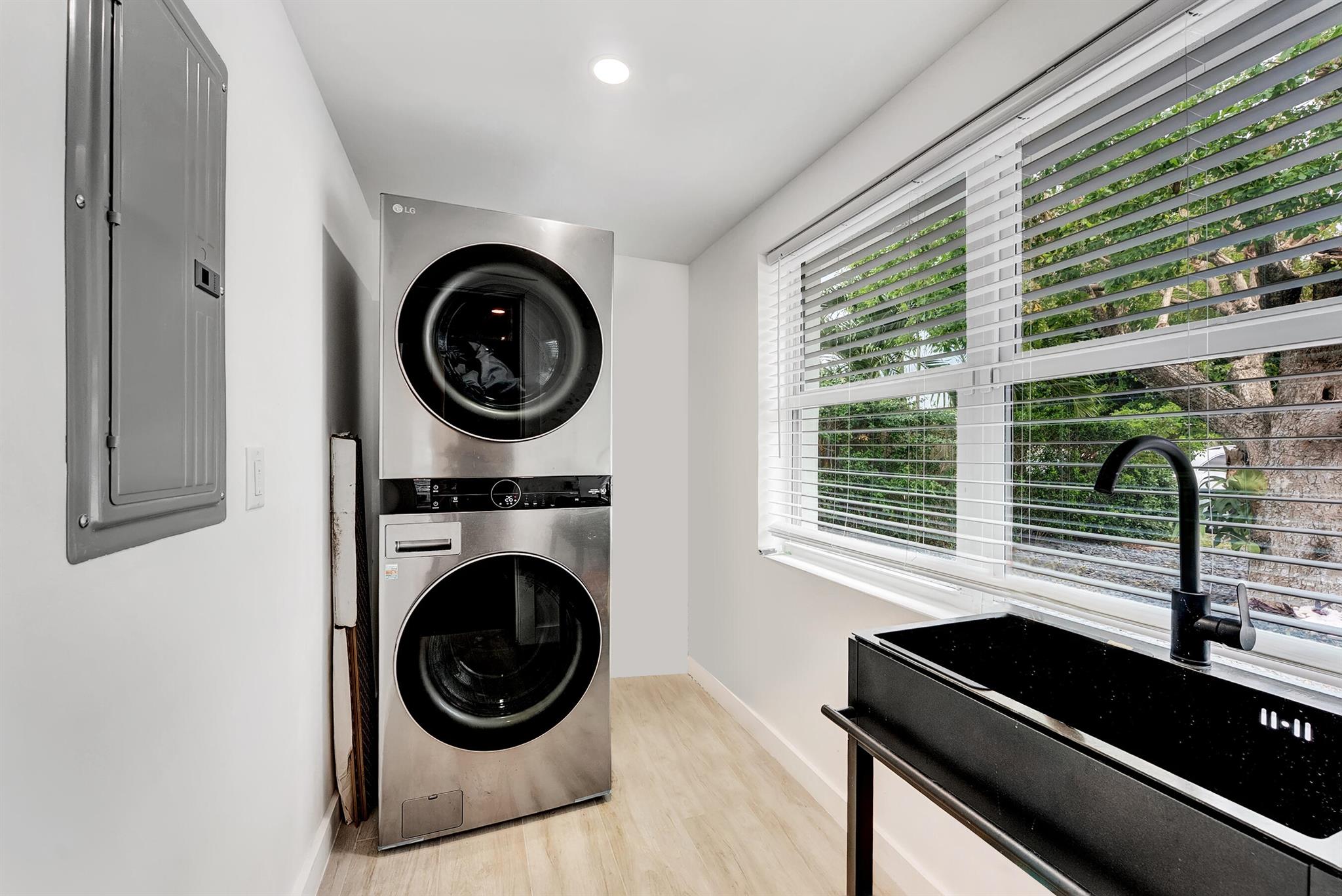 DELRAY TOWN OF - Residential Lease