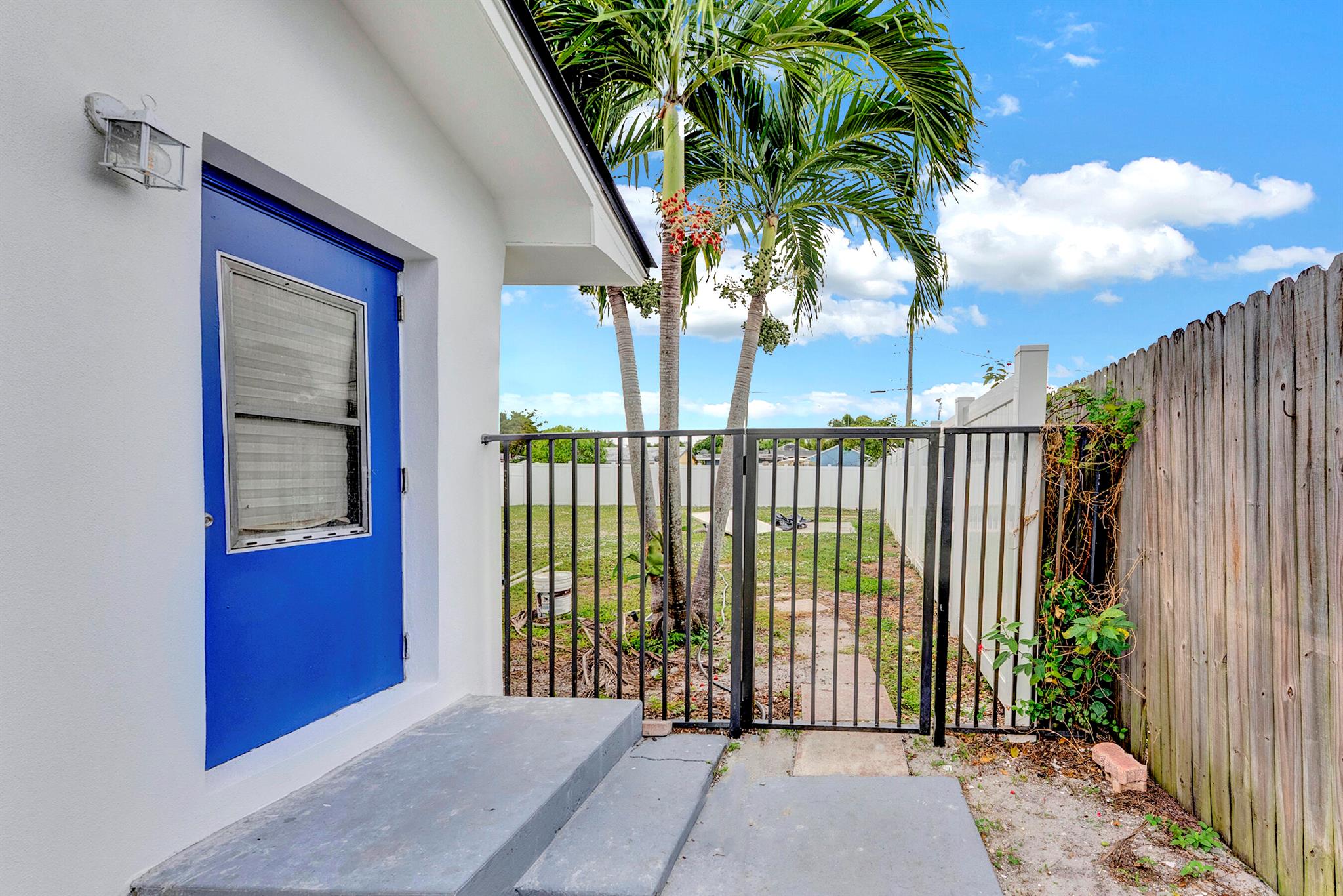 DELRAY TOWN OF - Residential Lease