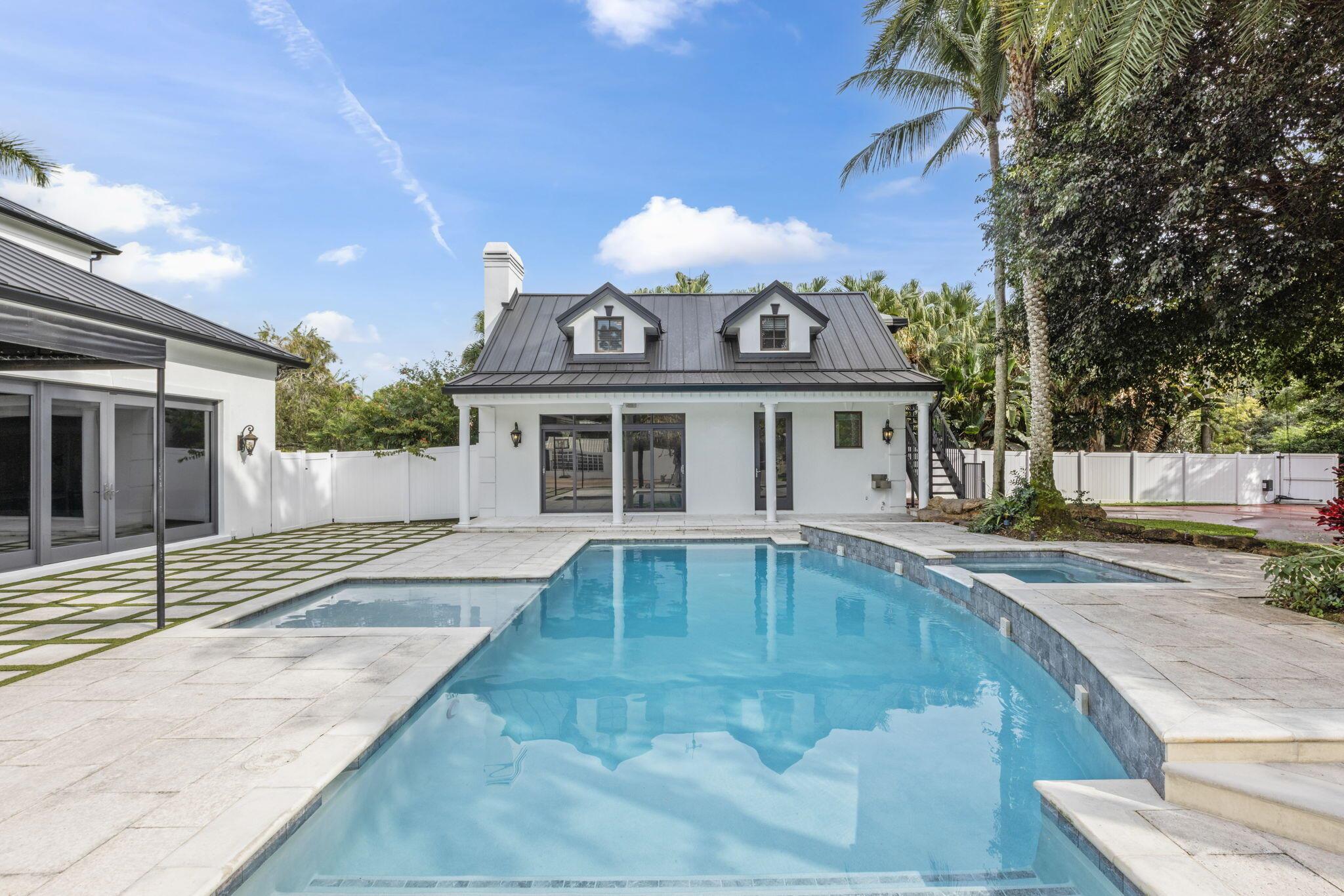 ISLAND COUNTRY ESTATES - Residential