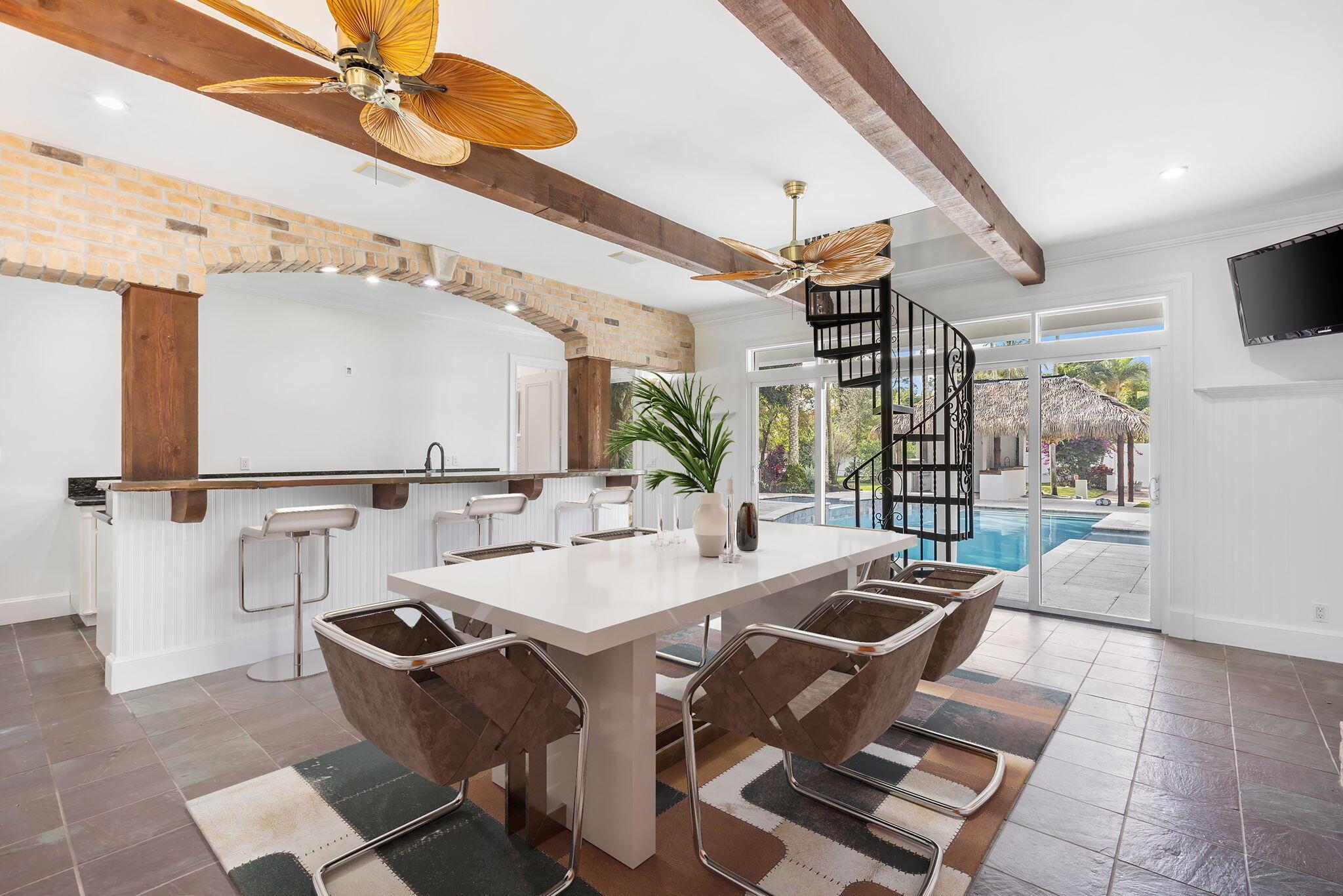 ISLAND COUNTRY ESTATES - Residential