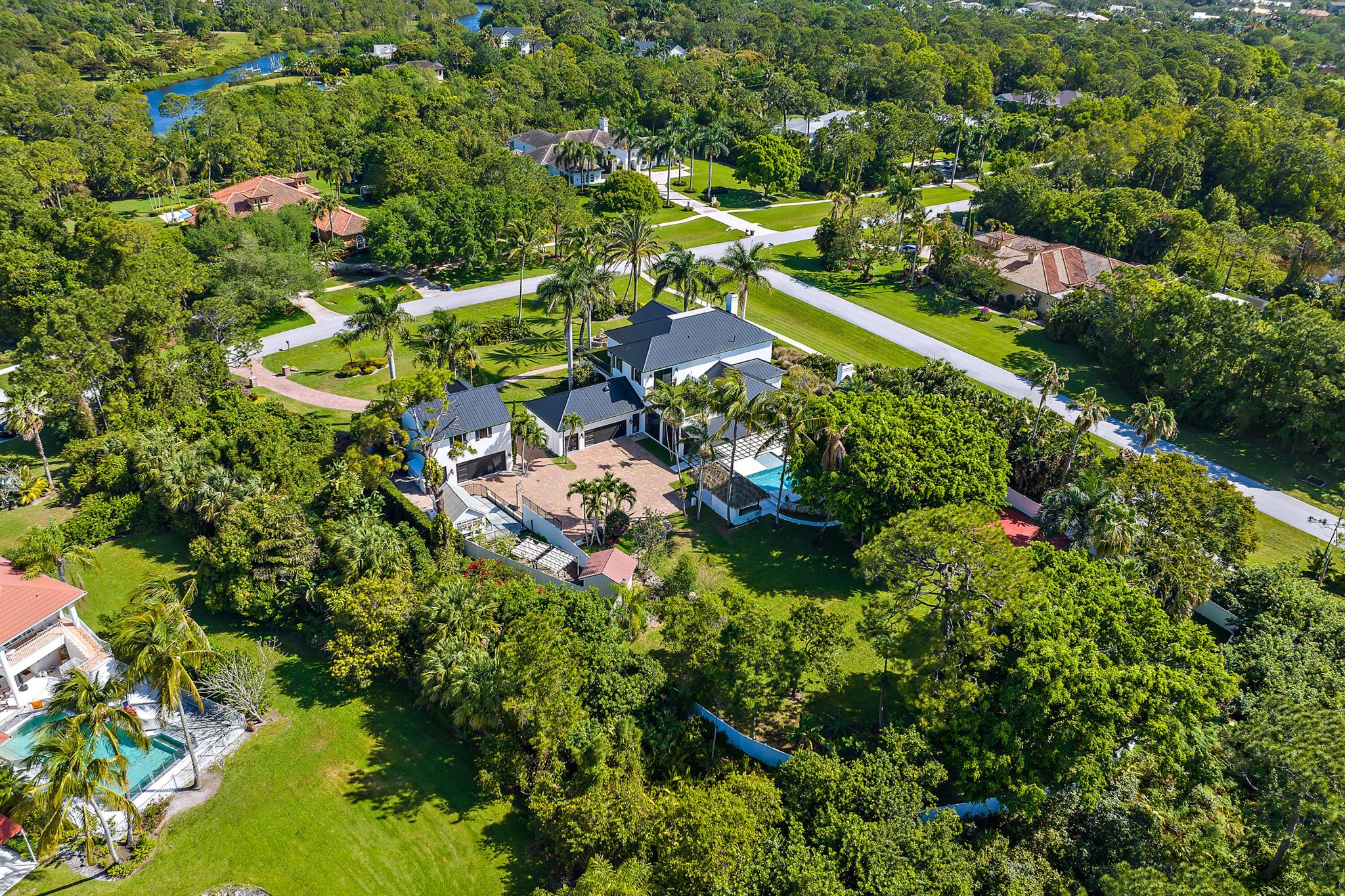 ISLAND COUNTRY ESTATES - Residential