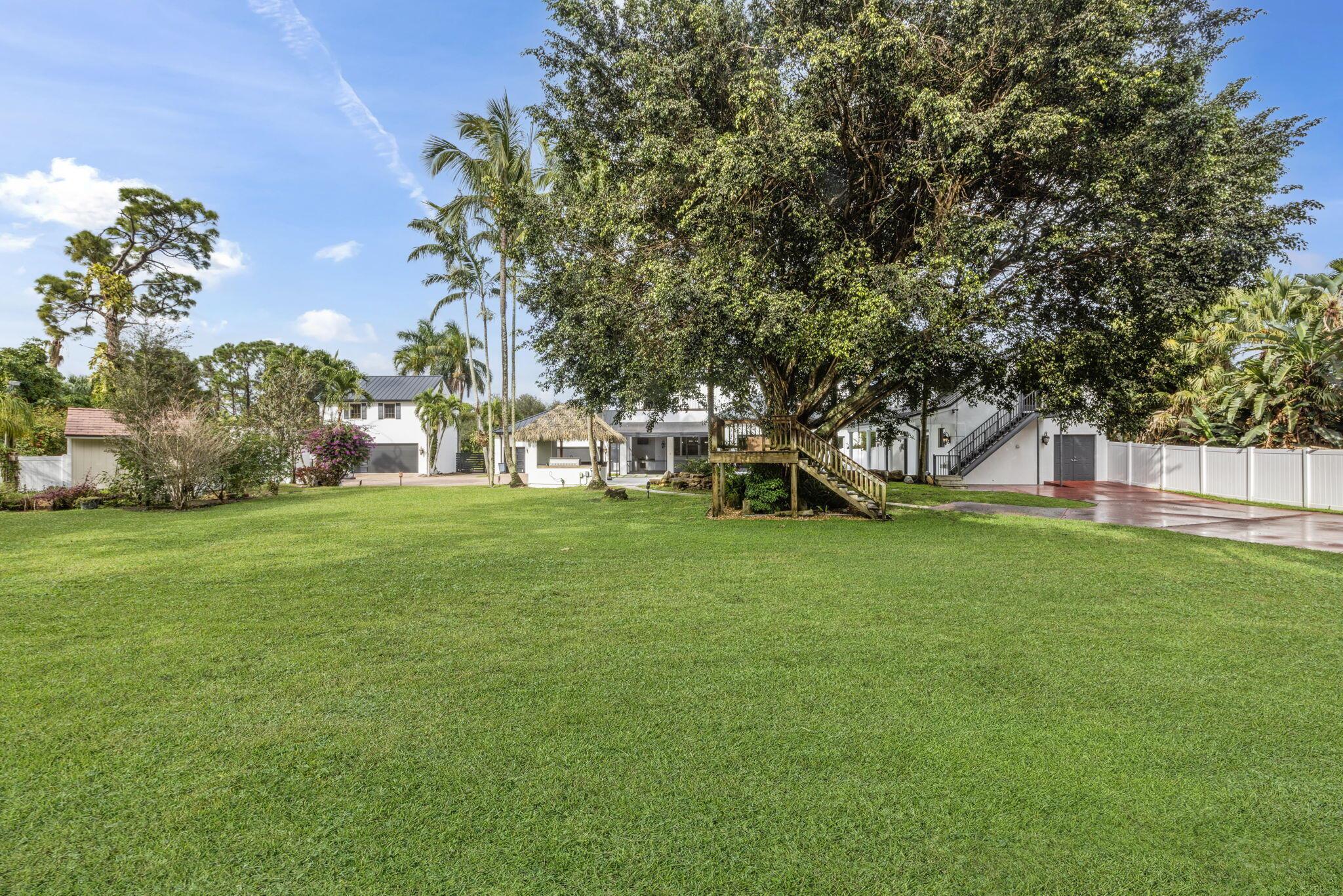 ISLAND COUNTRY ESTATES - Residential