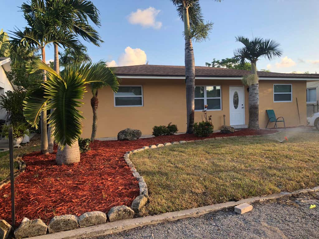 Photo of 616 W BROWARD Street, Lantana, FL 33462 (MLS # B26063362)