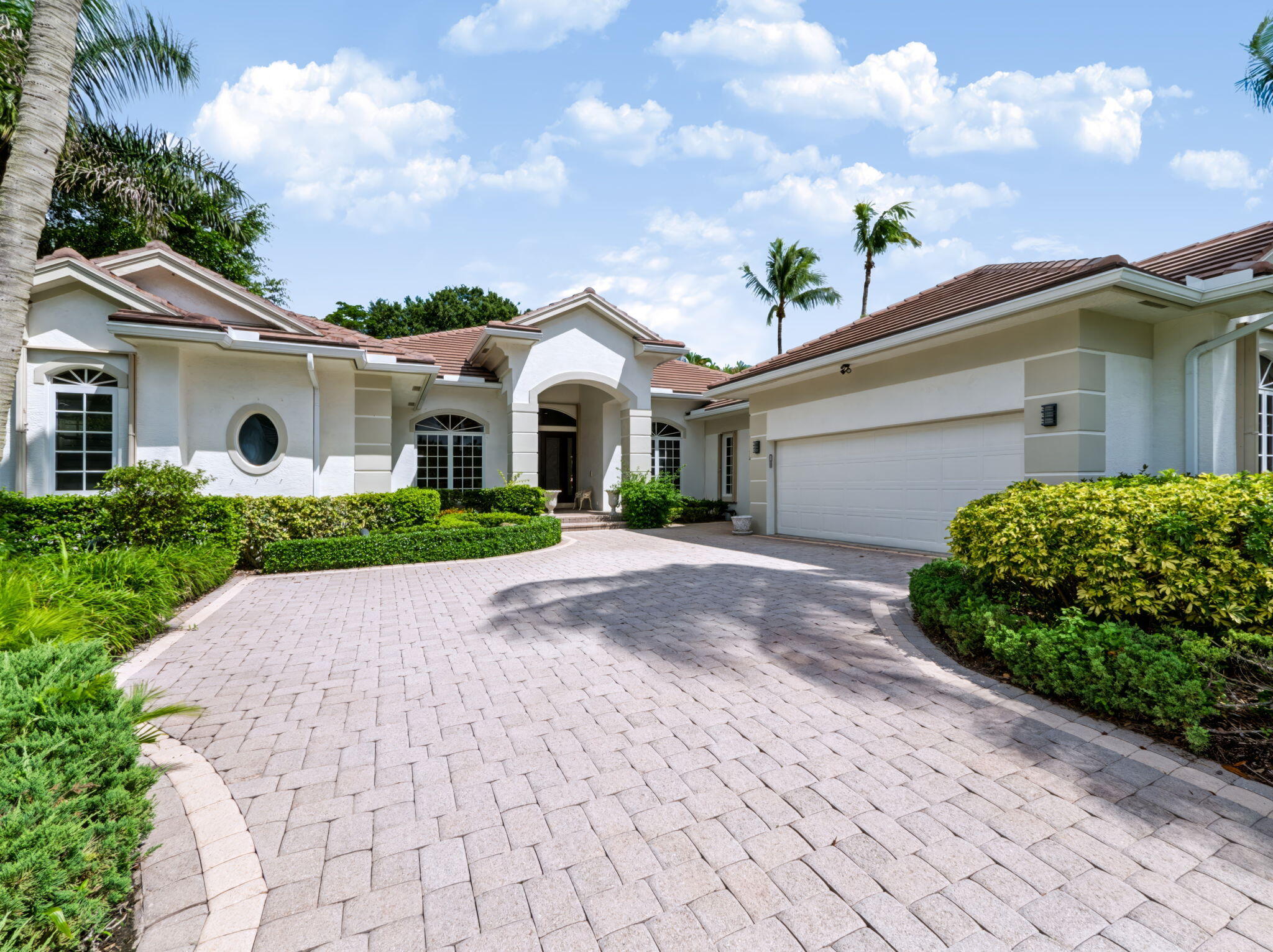 106 PEMBROKE Drive