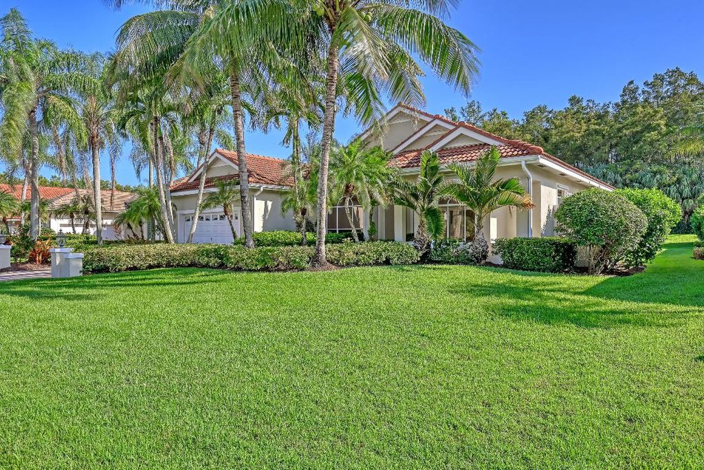 Photo of 22 Windward Isle, Palm Beach Gardens, FL 33418 (MLS # R11098842)