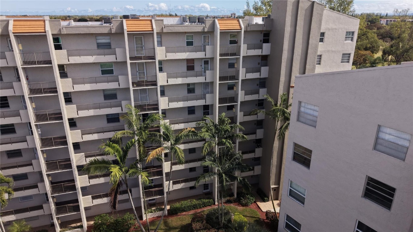 18th Hole at Inverrary - Residential