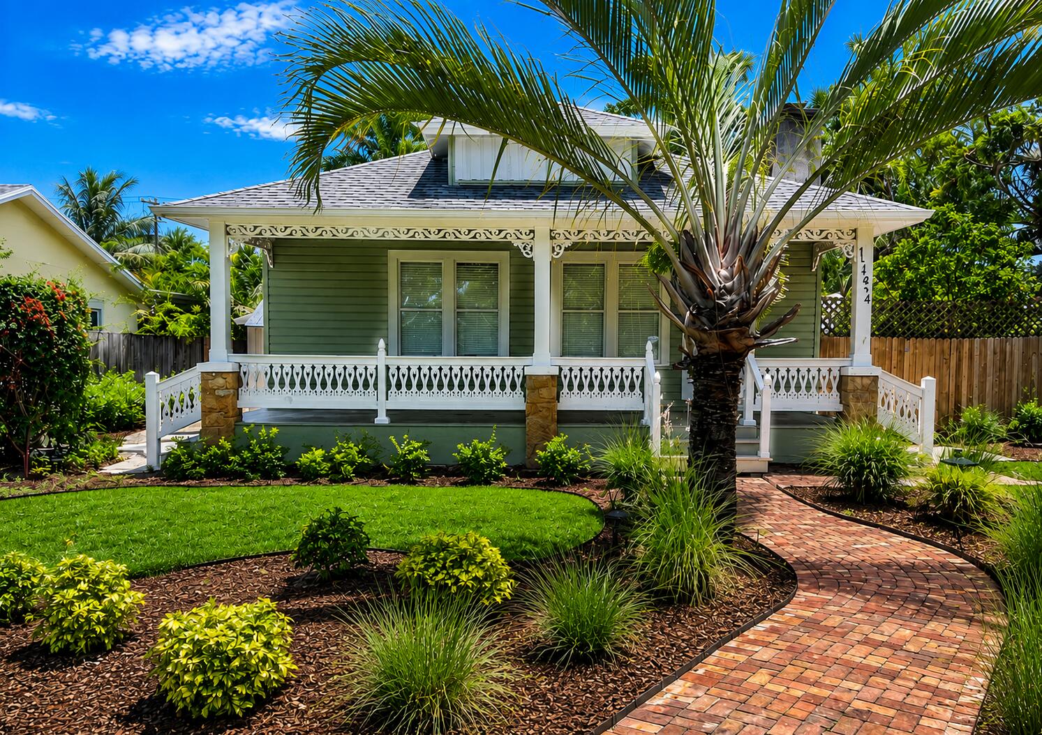 1424 S PALMWAY