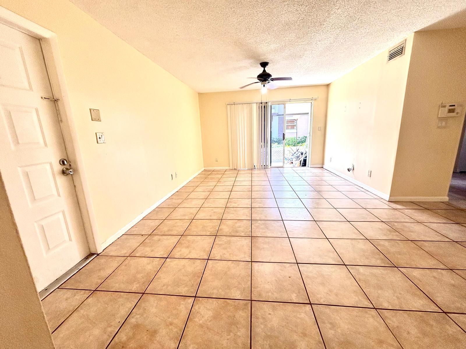 CLUB QUARTERS AT RAINTREE - Residential