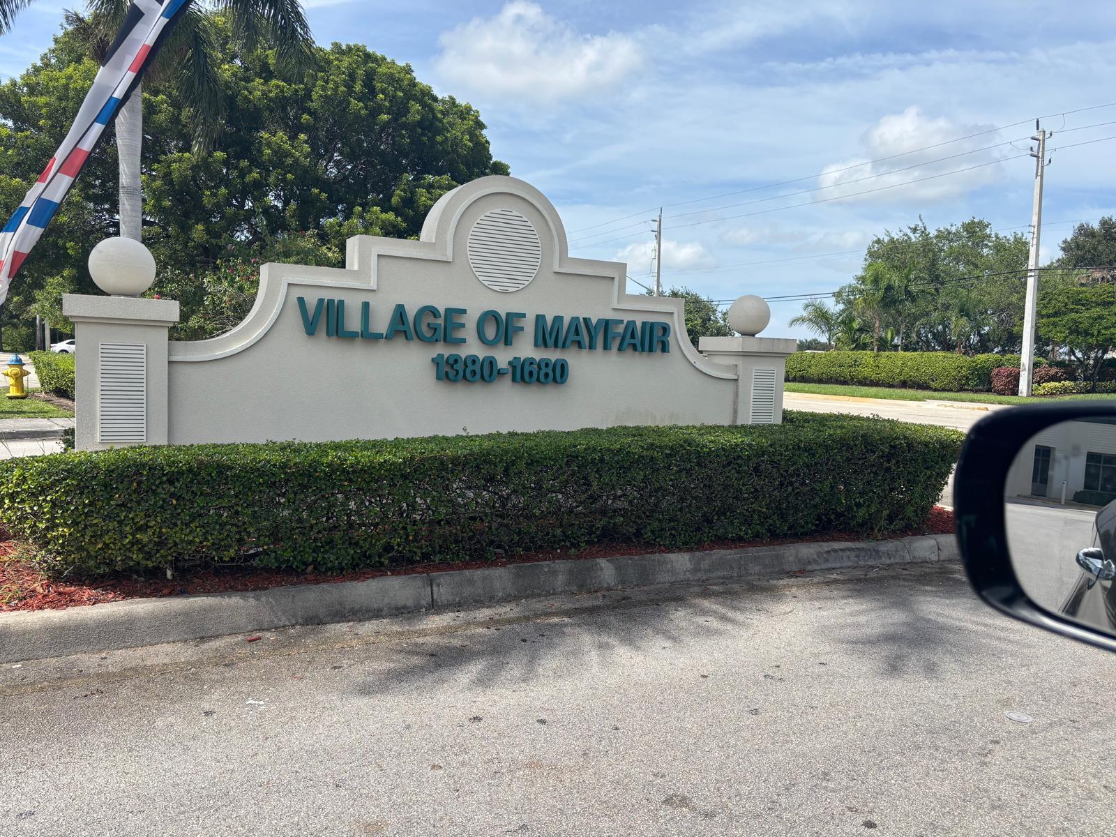 featuring this beautiful condo nestled in the heart of Pembroke Pines, Close to malls, the hard rock hotel and stadium Easy access to all major highwaysGreat for 1st time home owner or investor