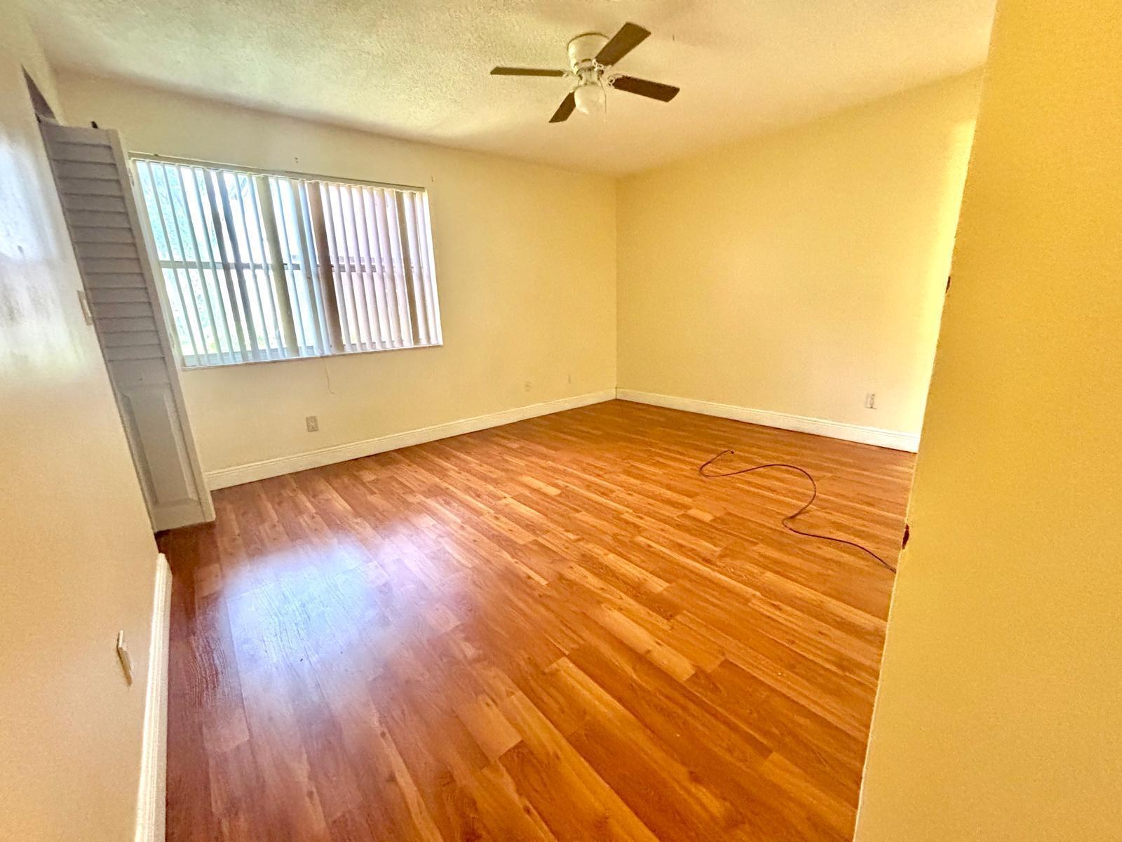 CLUB QUARTERS AT RAINTREE - Residential