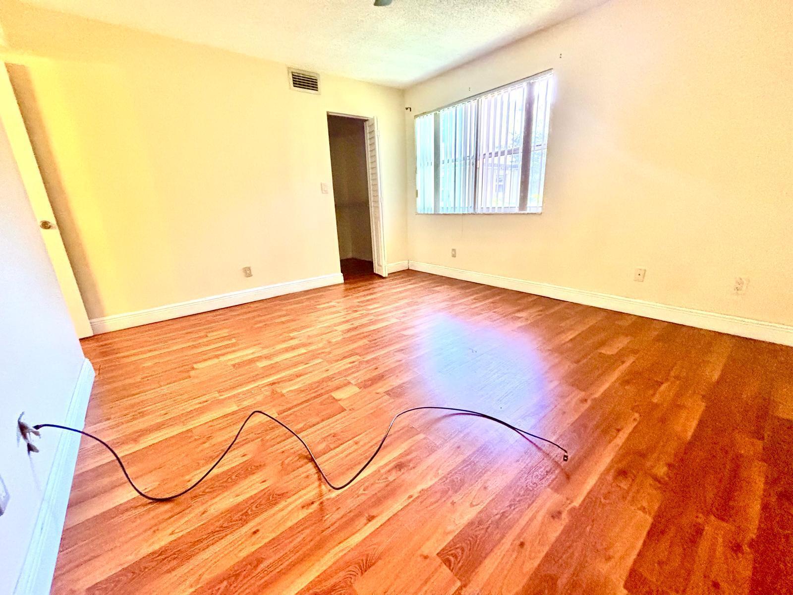 CLUB QUARTERS AT RAINTREE - Residential