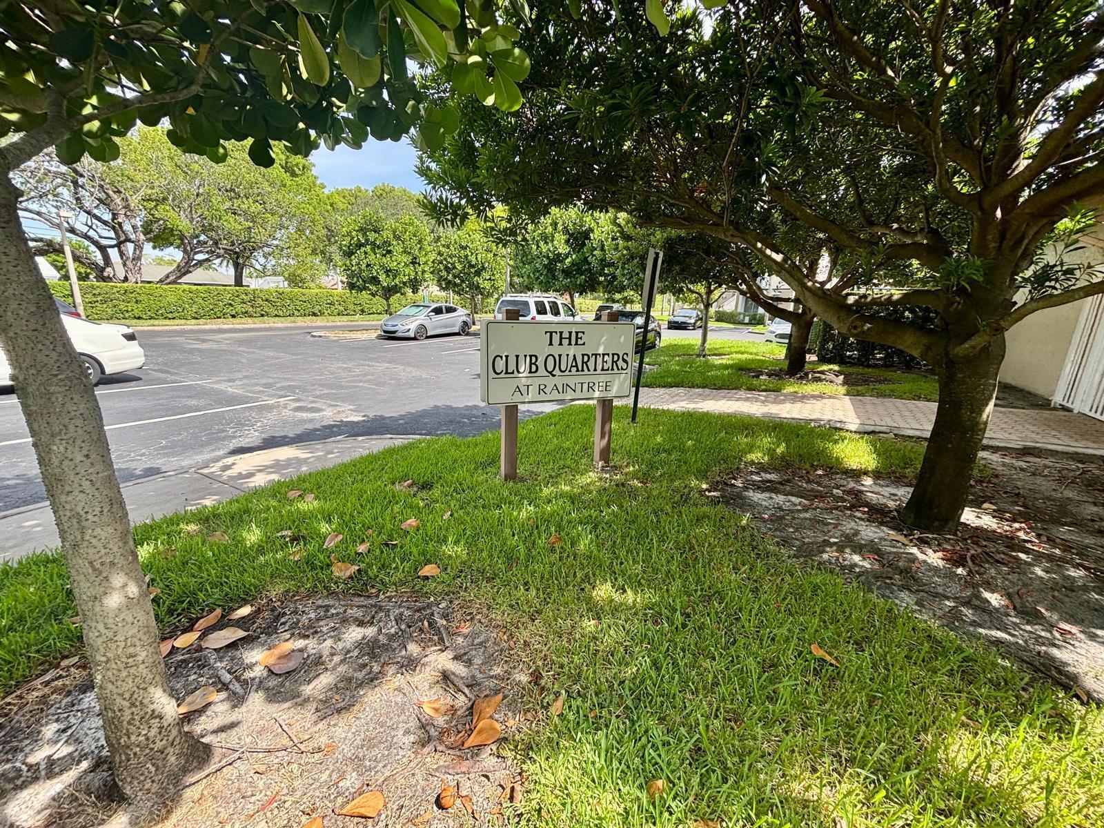 CLUB QUARTERS AT RAINTREE - Residential