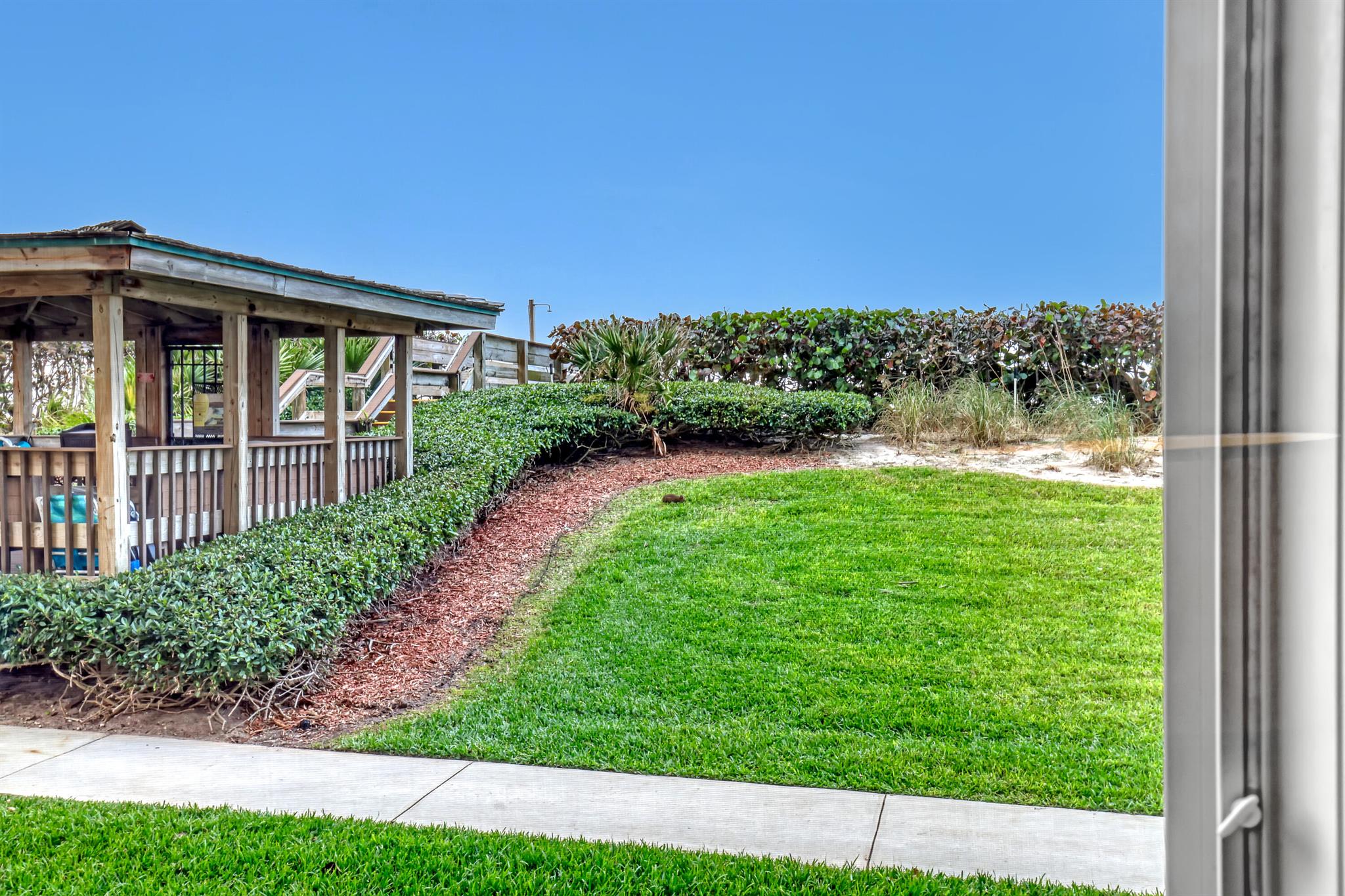 ISLANDIA I CONDOMINIUM - Residential Lease