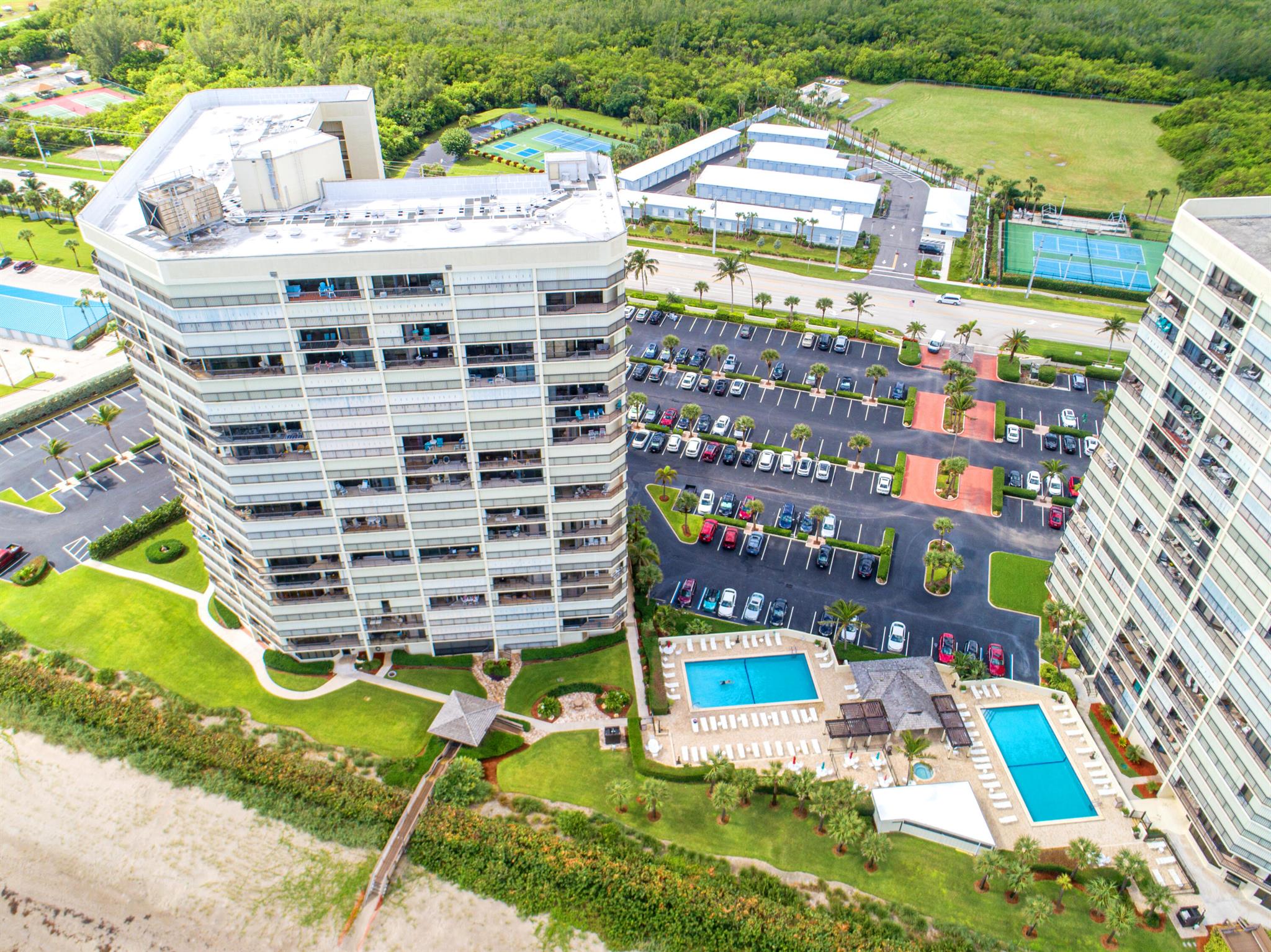 ISLANDIA I CONDOMINIUM - Residential Lease